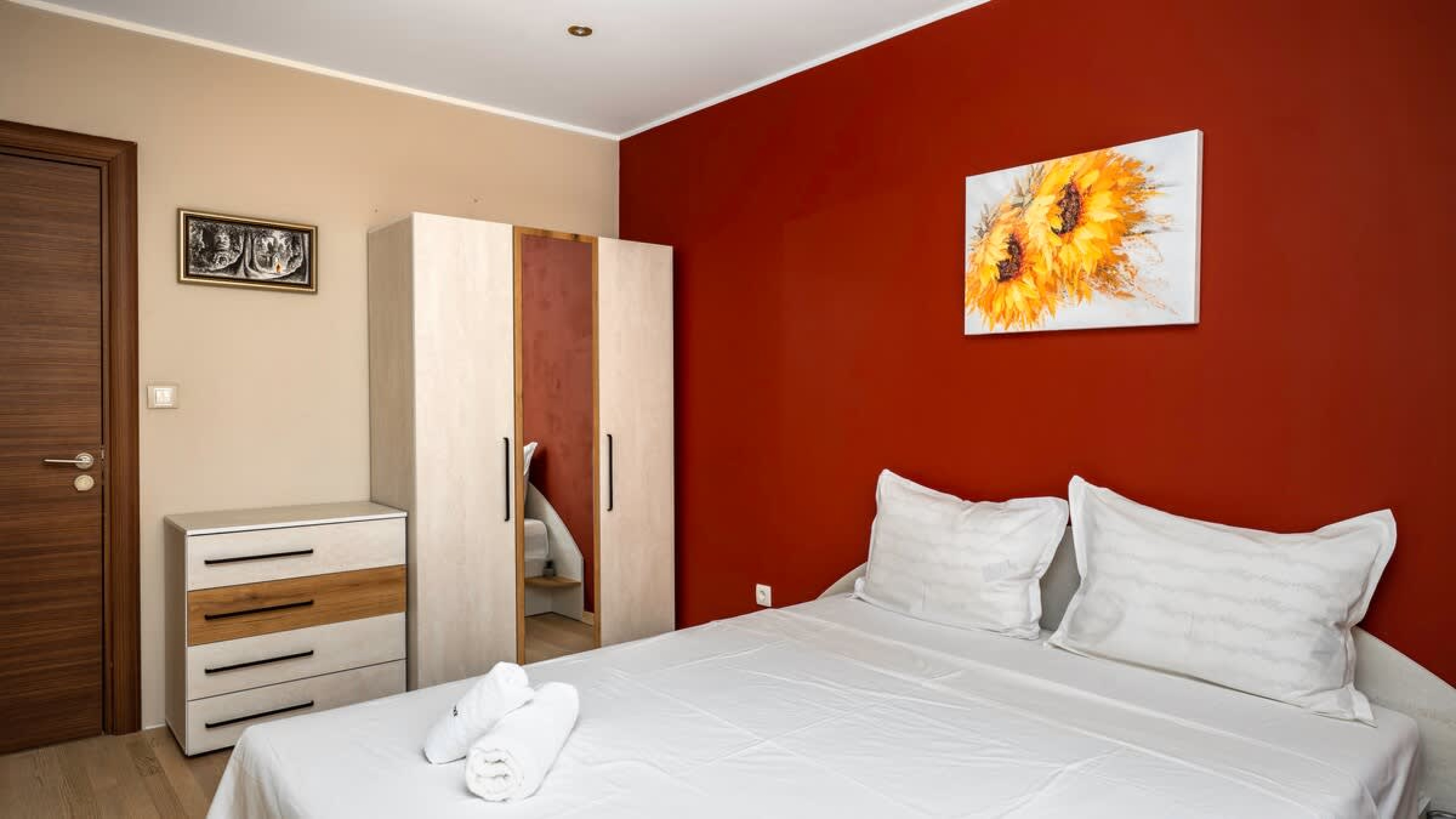 Scoutaround White Logo