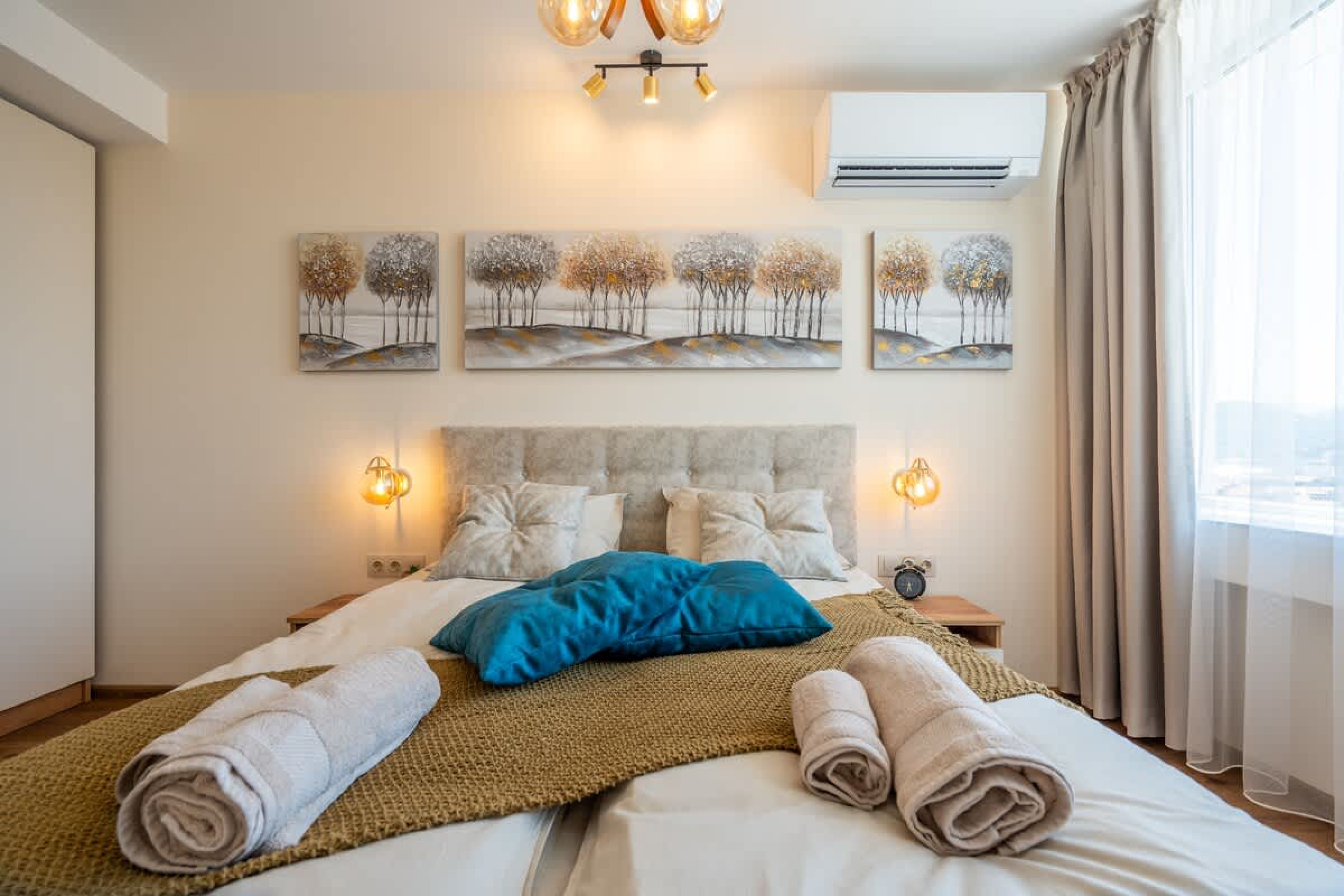 Scoutaround White Logo