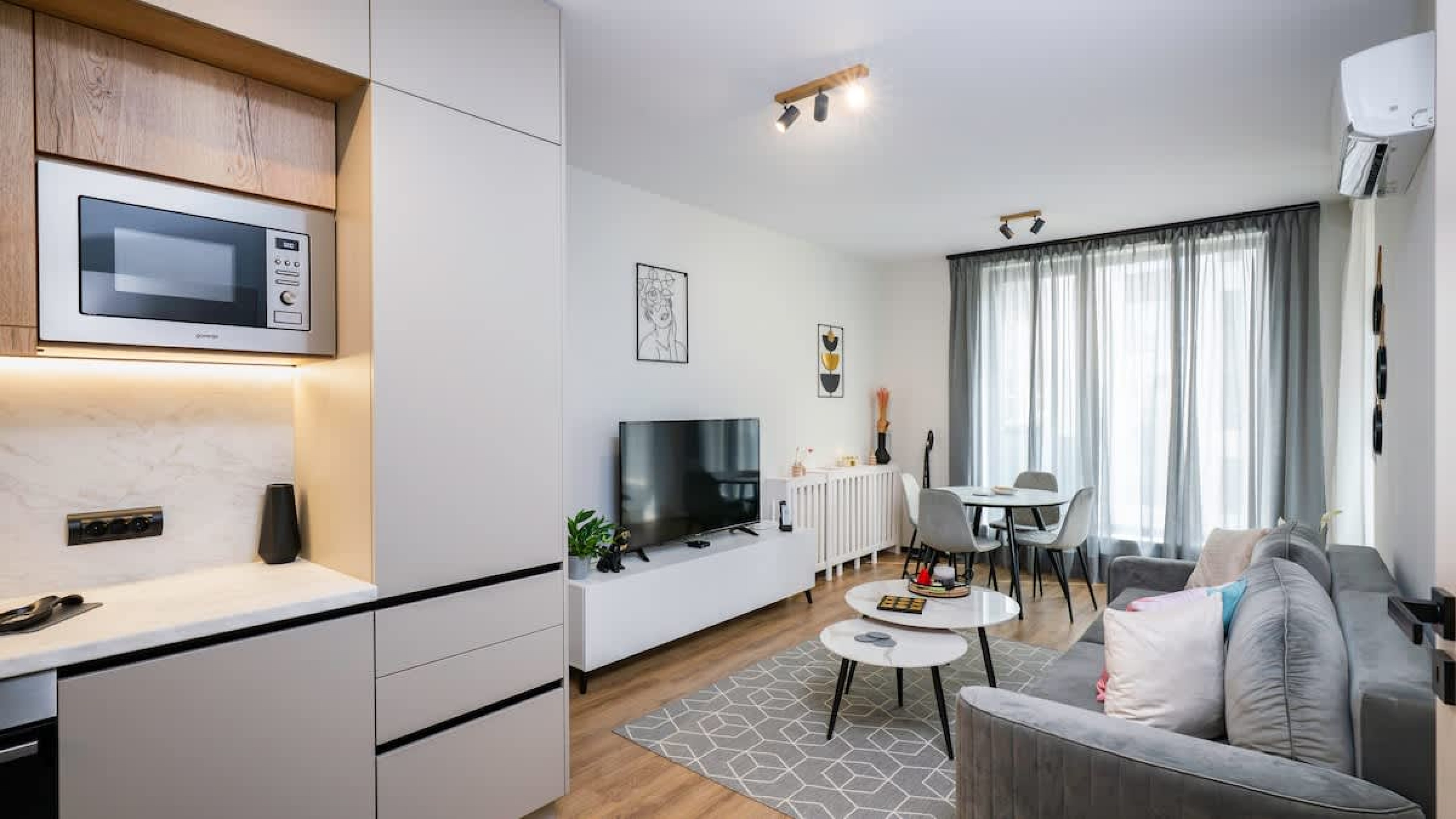 Scoutaround White Logo