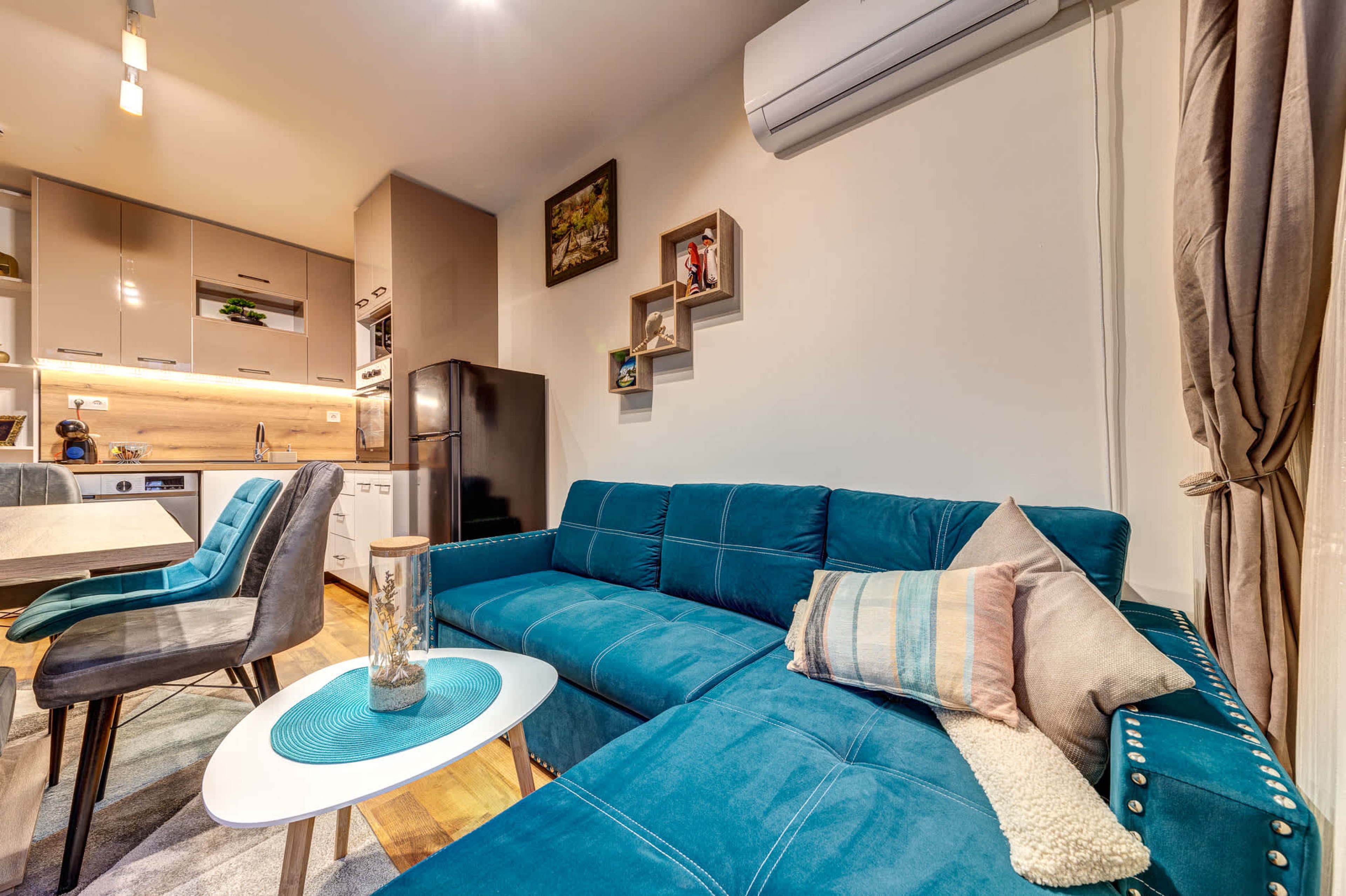 Scoutaround White Logo