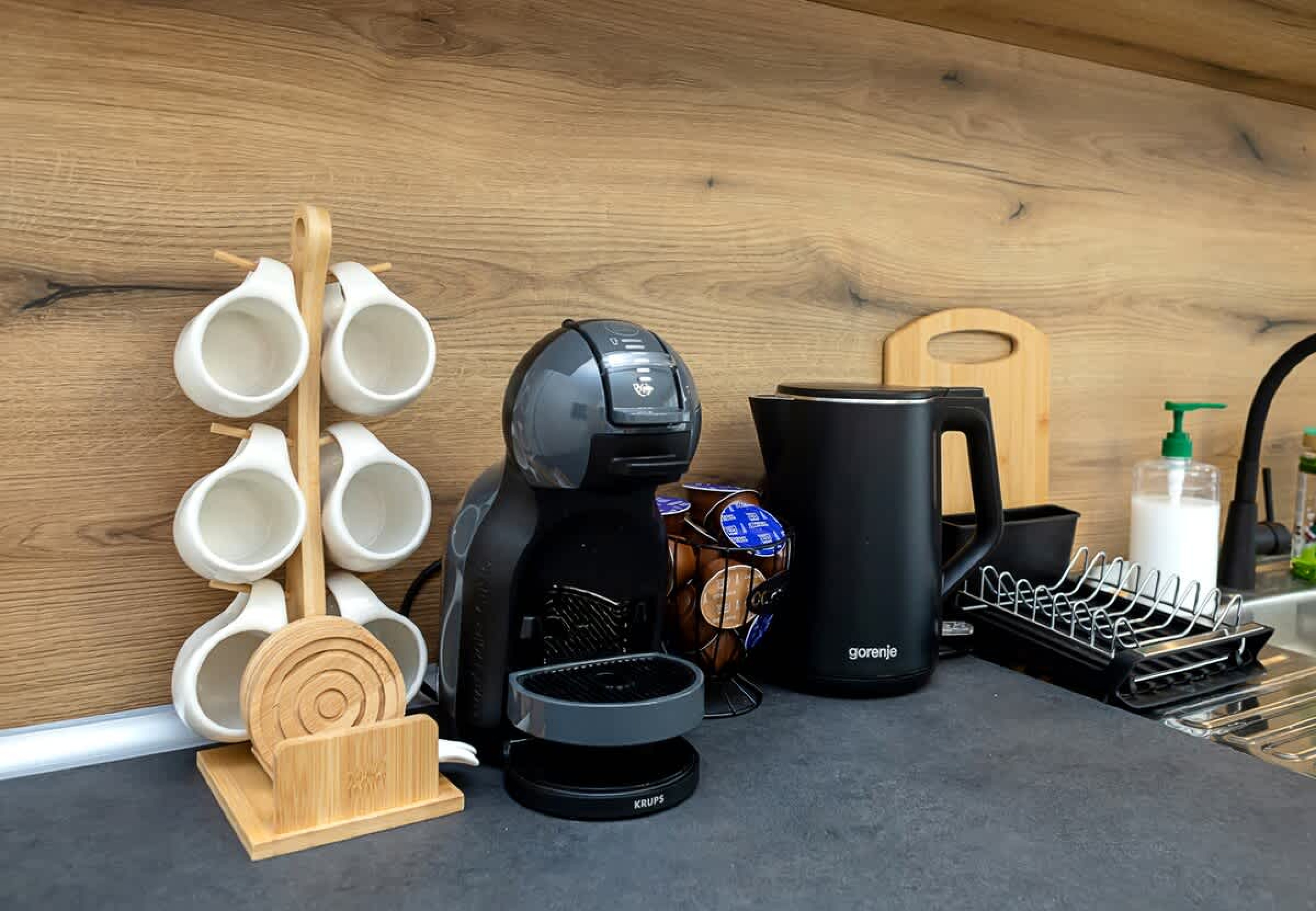 Bright One-Bedroom Flat with Balcony | Quiet Area - Photo 12