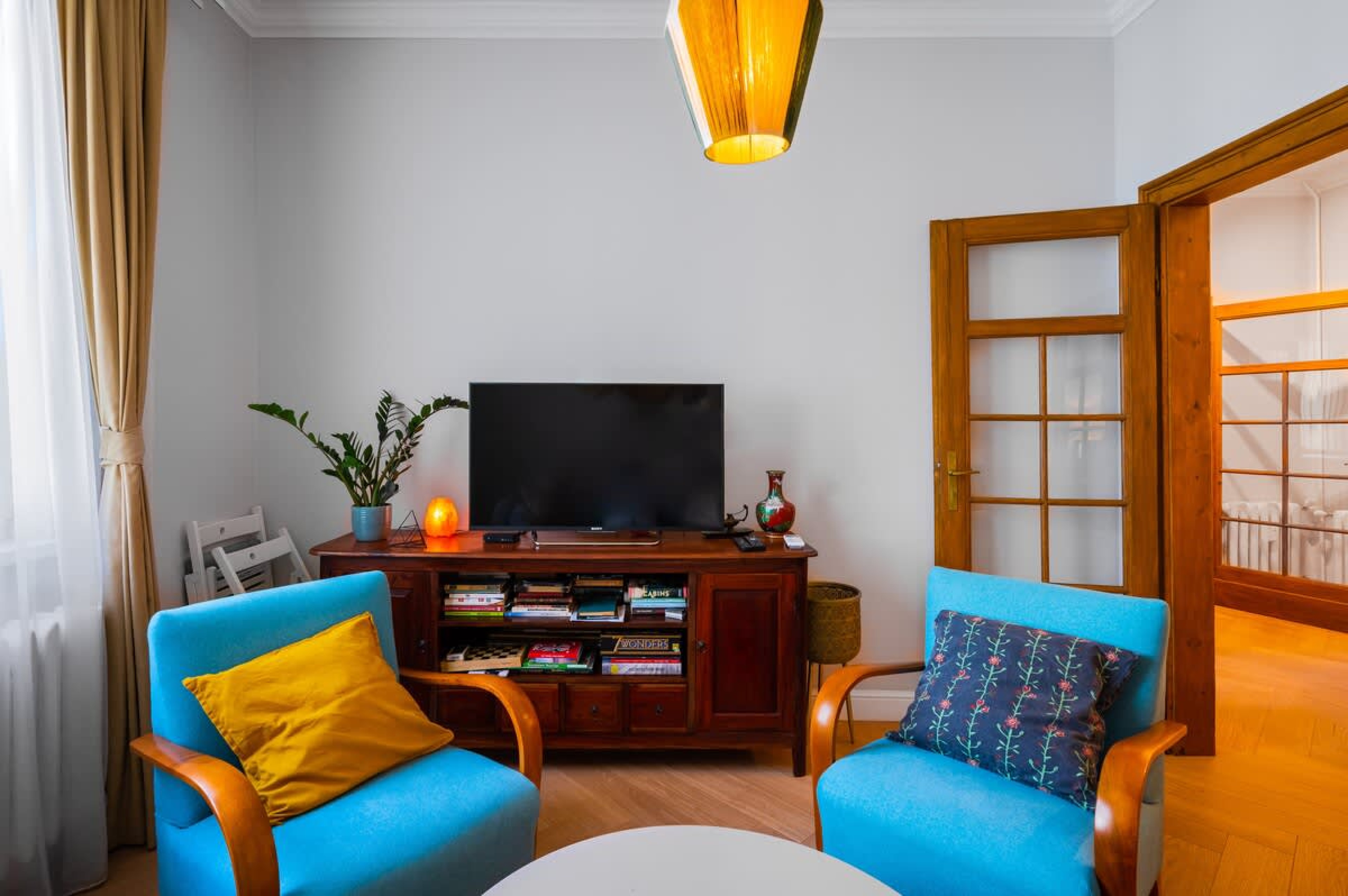 Scoutaround White Logo