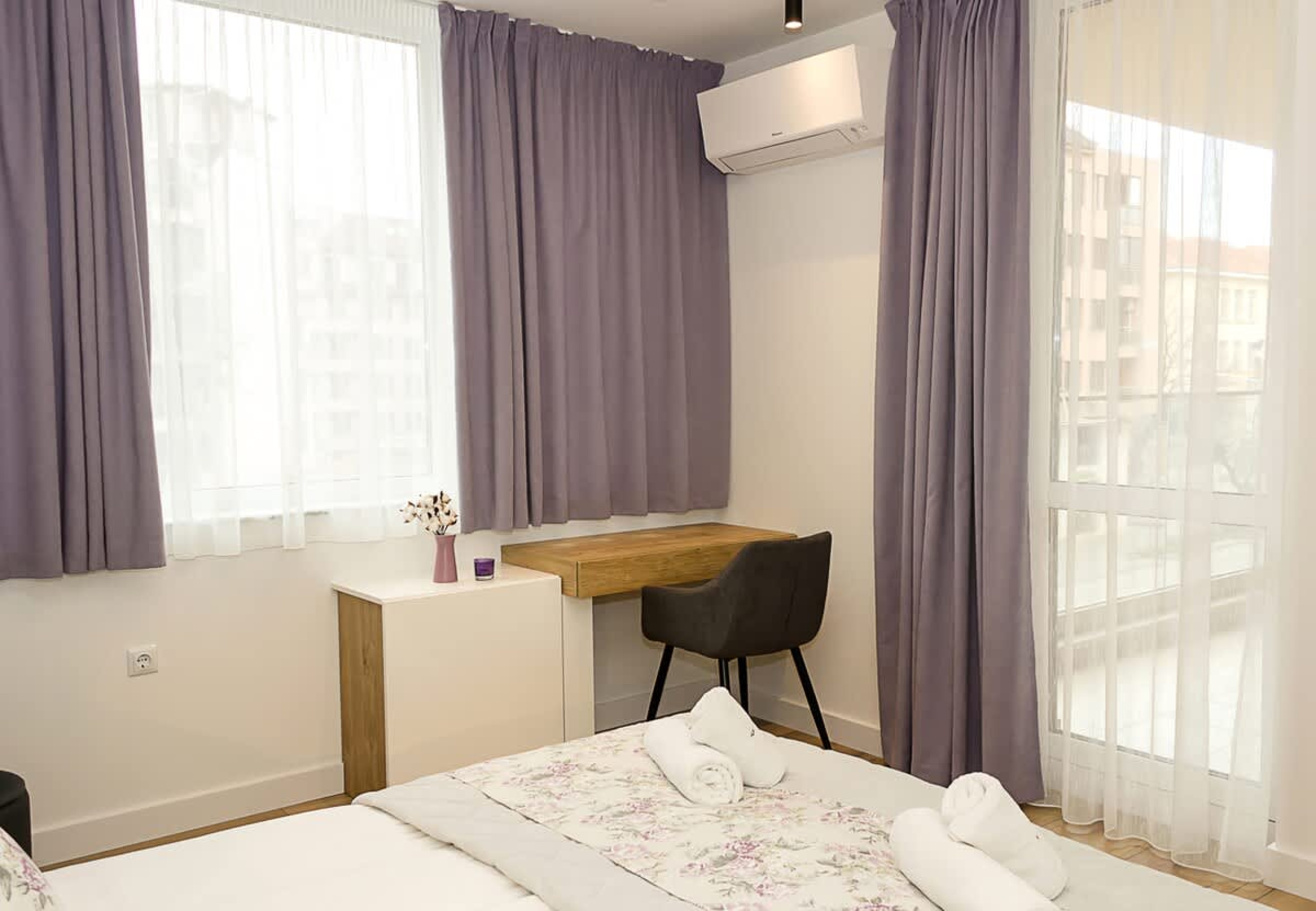 Scoutaround White Logo