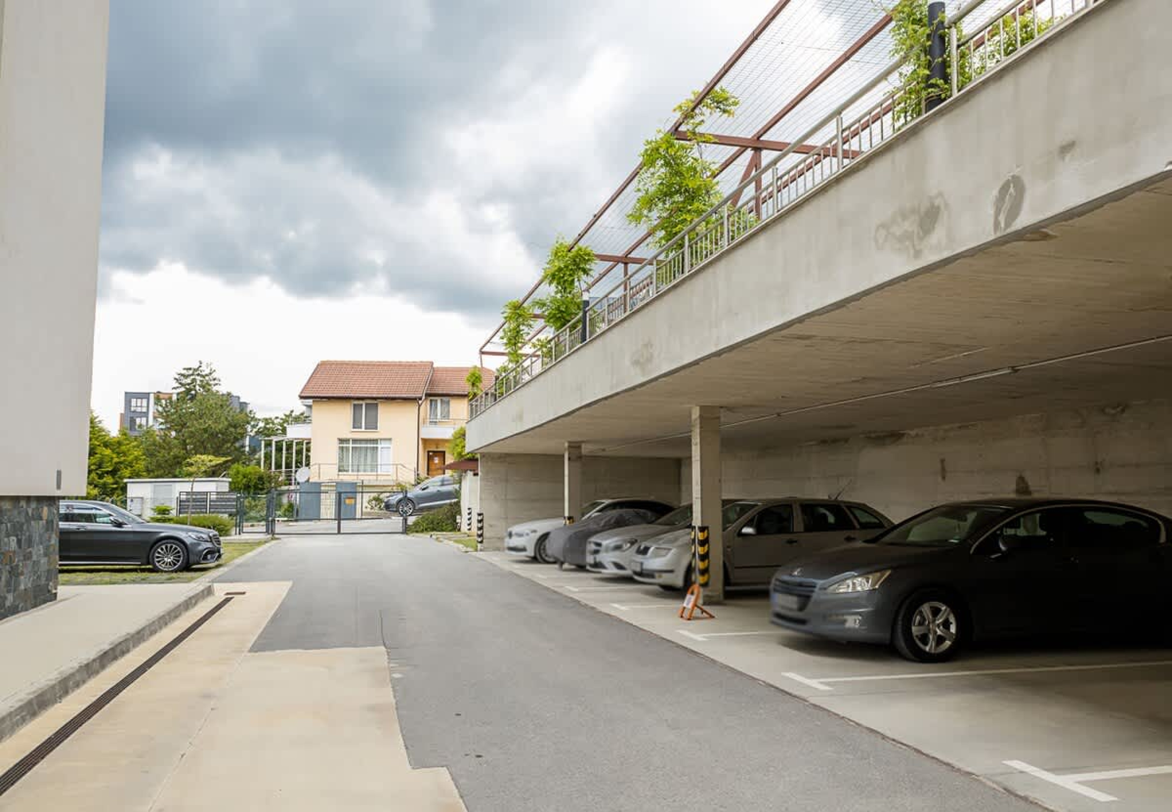 Scoutaround White Logo