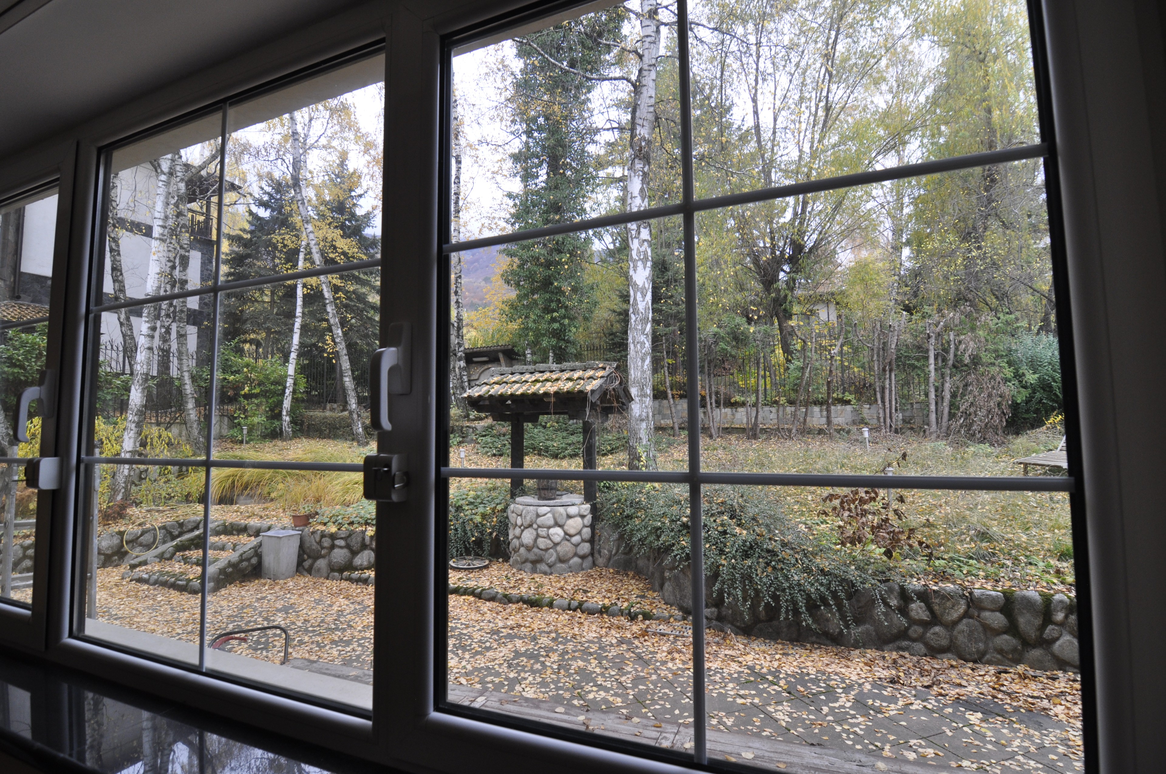 Scoutaround White Logo