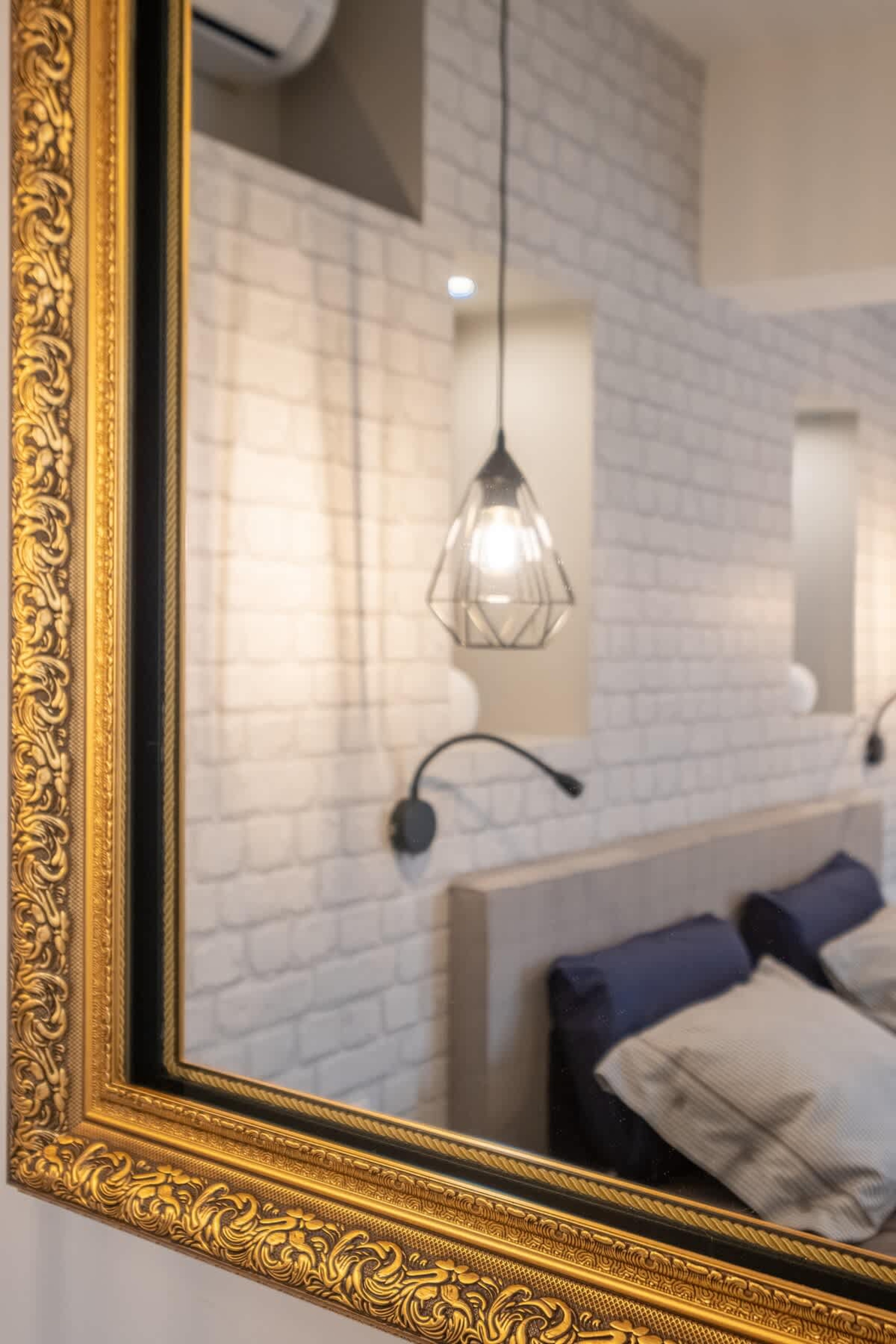 Scoutaround White Logo