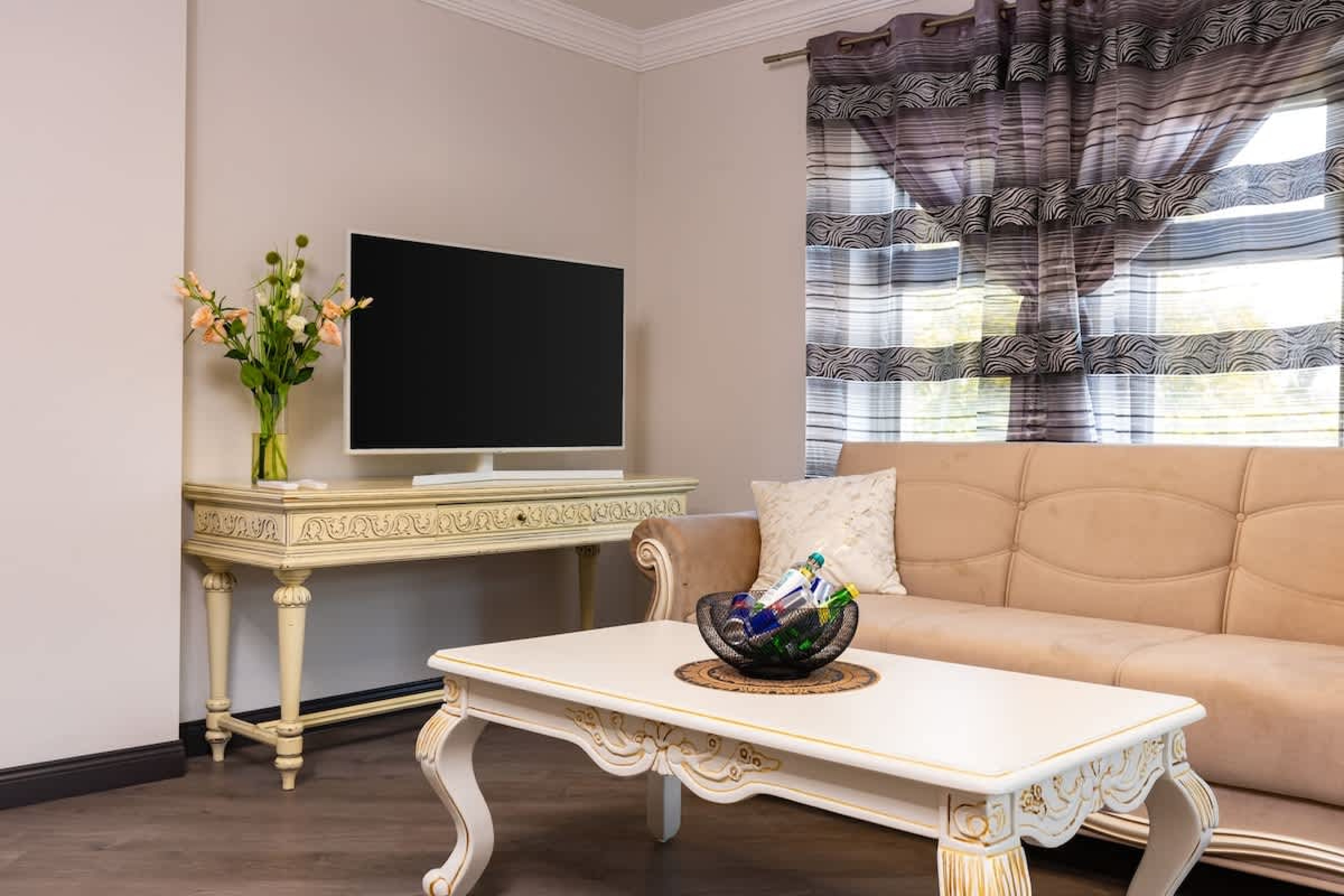 Scoutaround White Logo