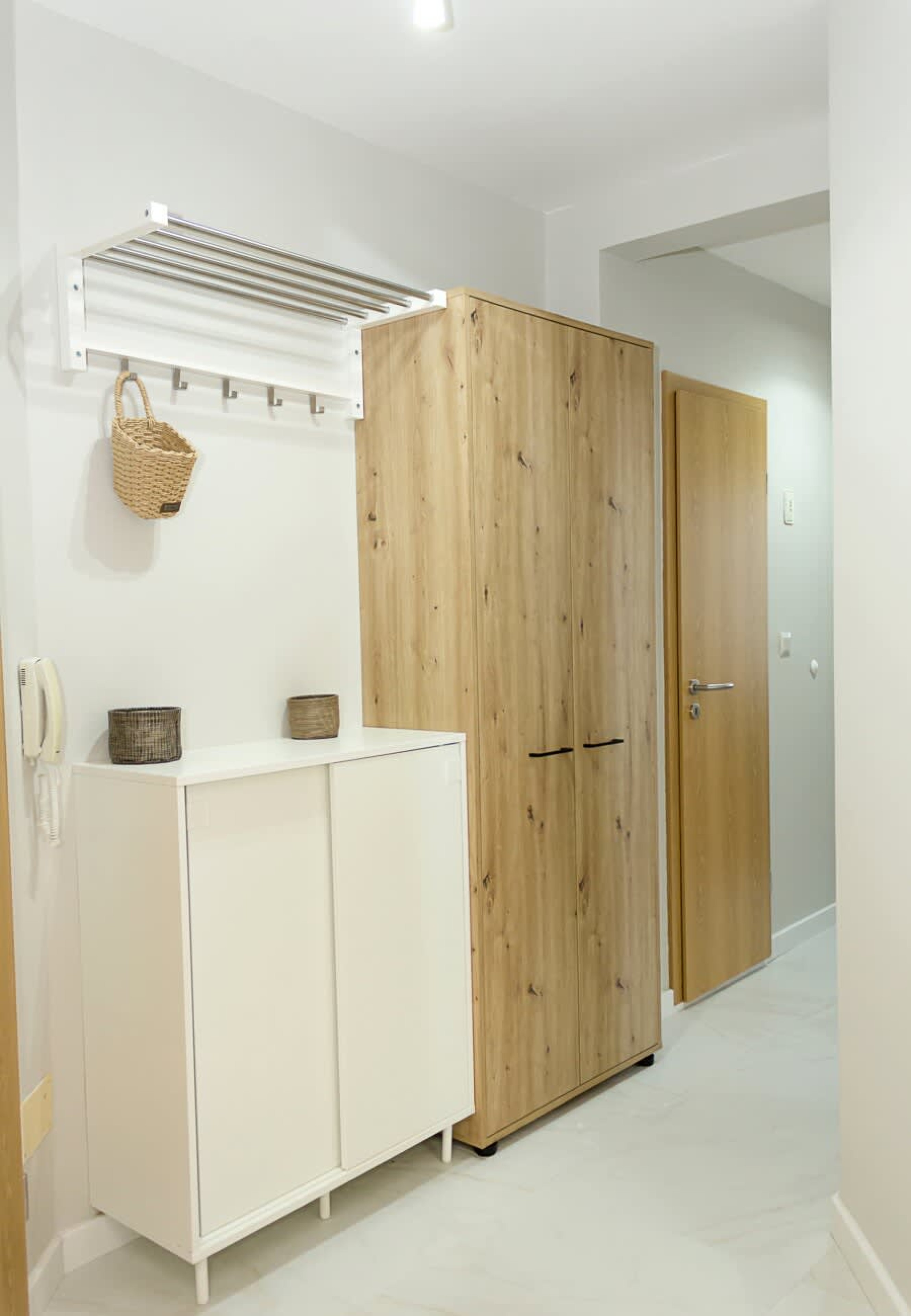 Scoutaround White Logo