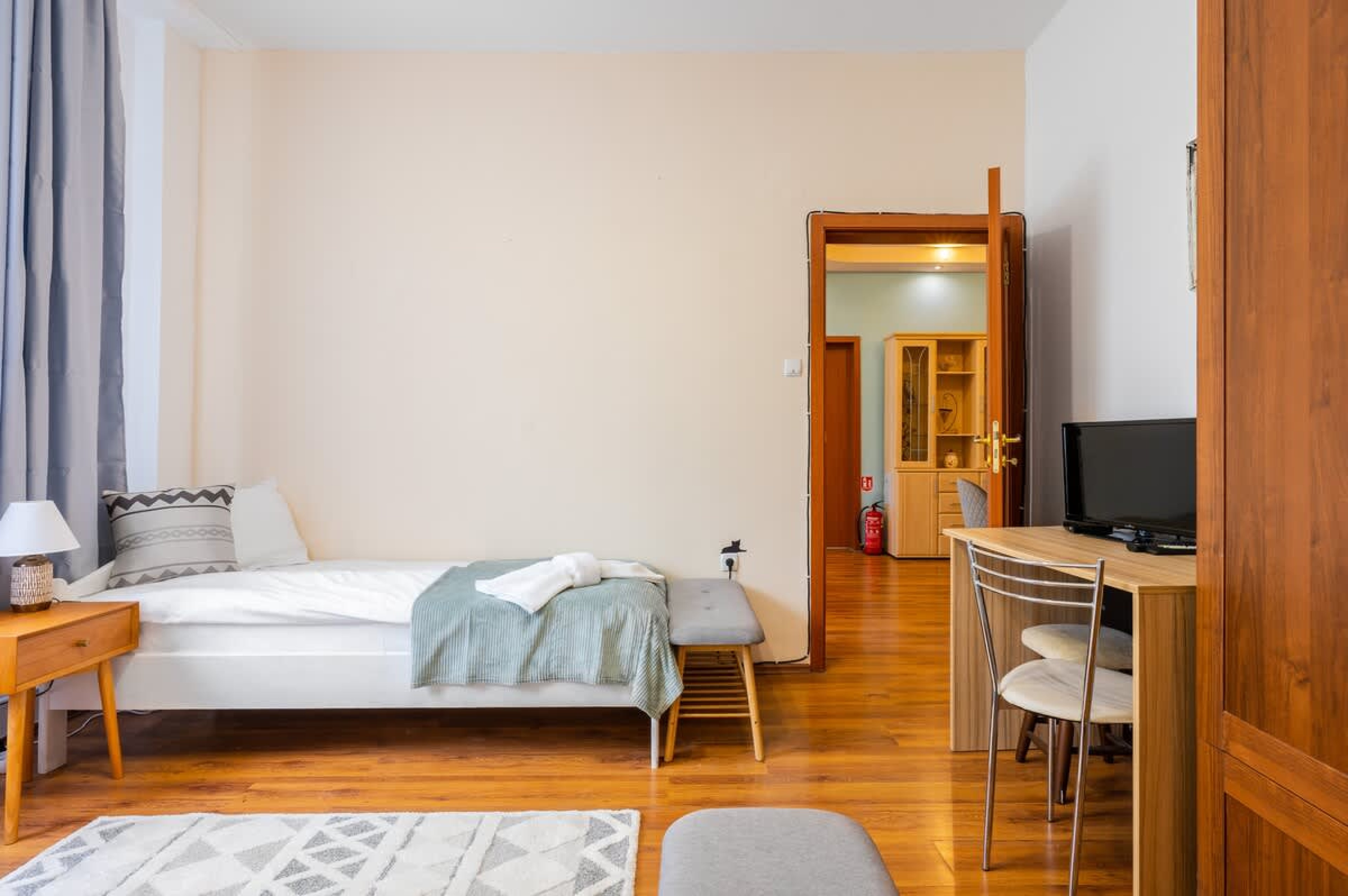 Scoutaround White Logo