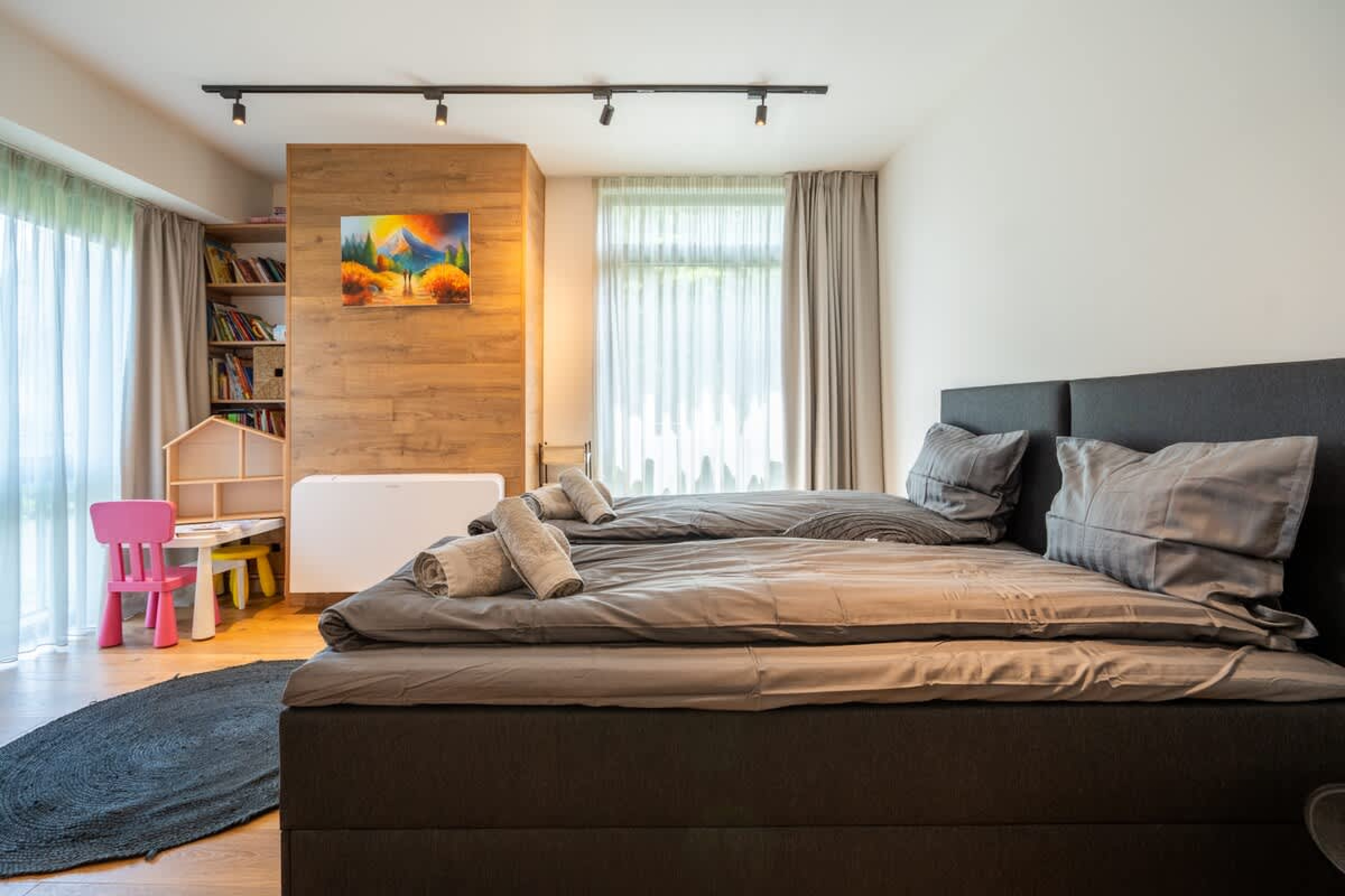 Scoutaround White Logo