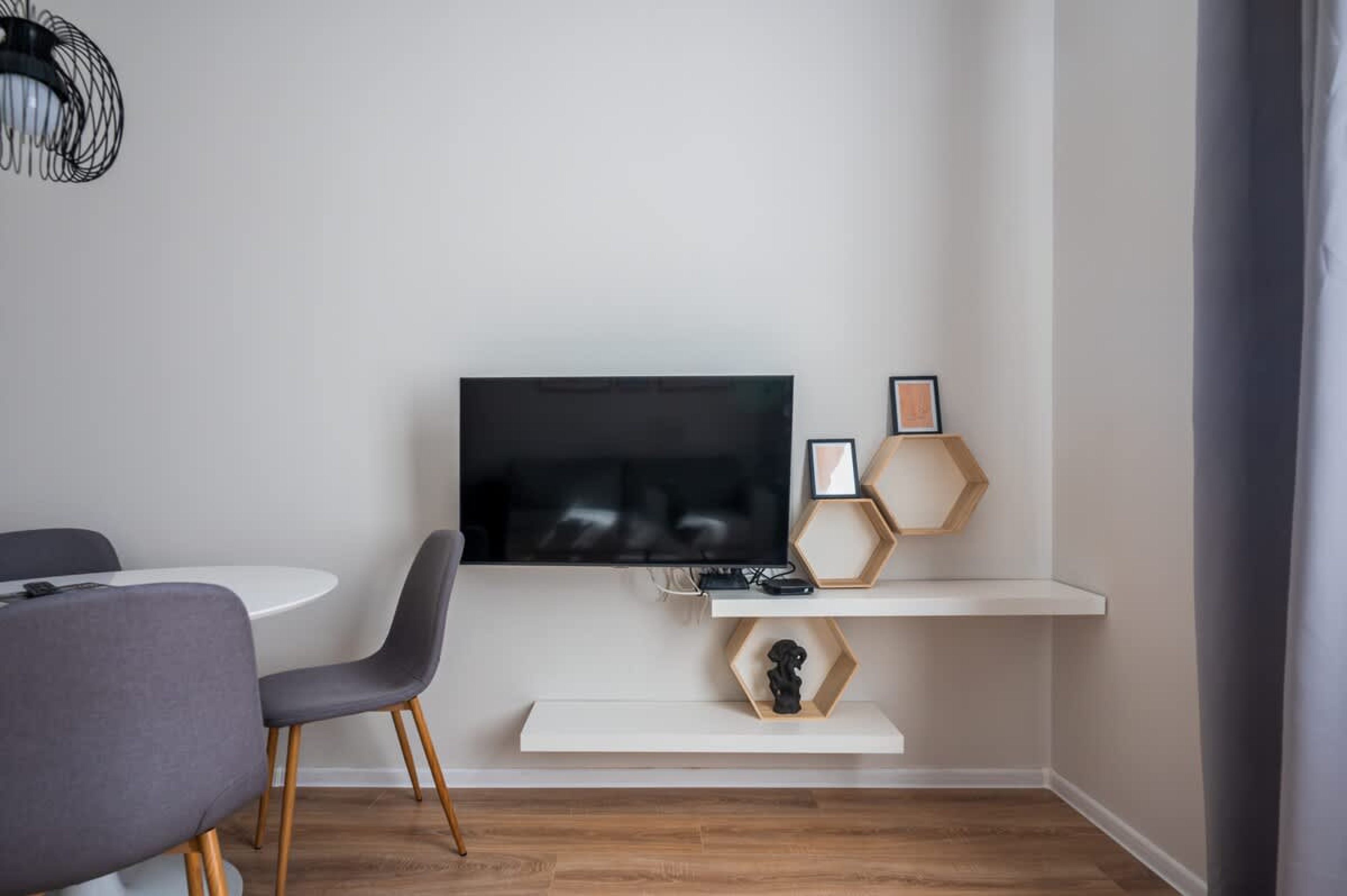 Scoutaround White Logo