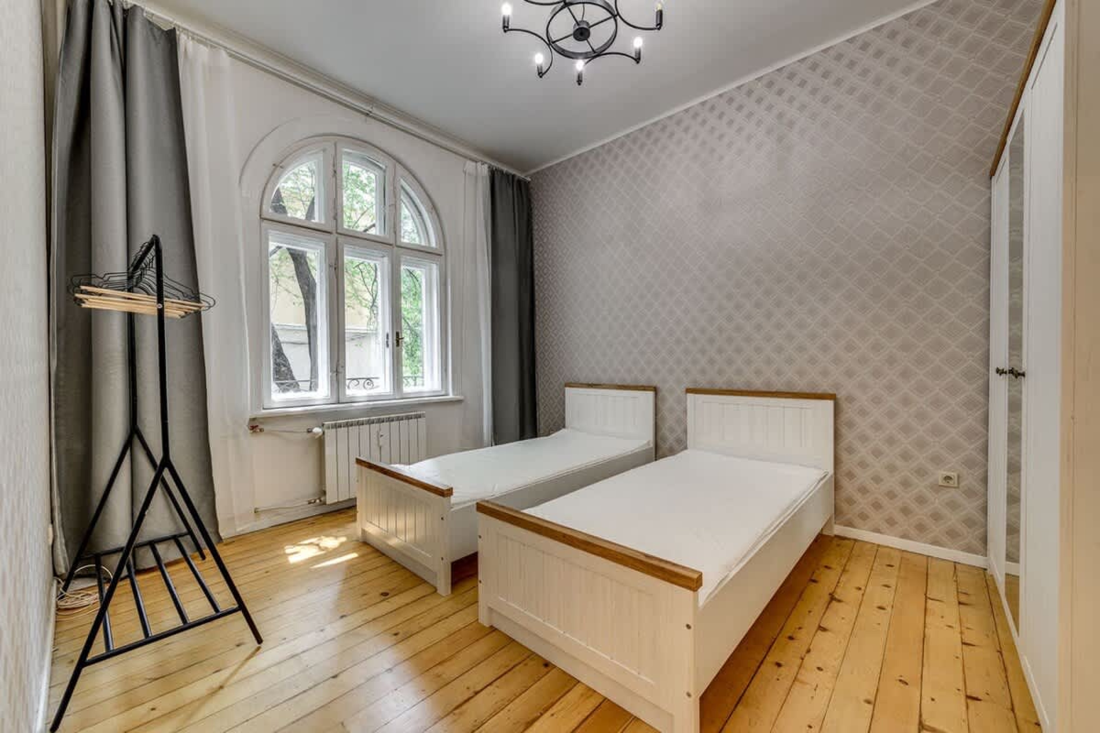 Scoutaround White Logo