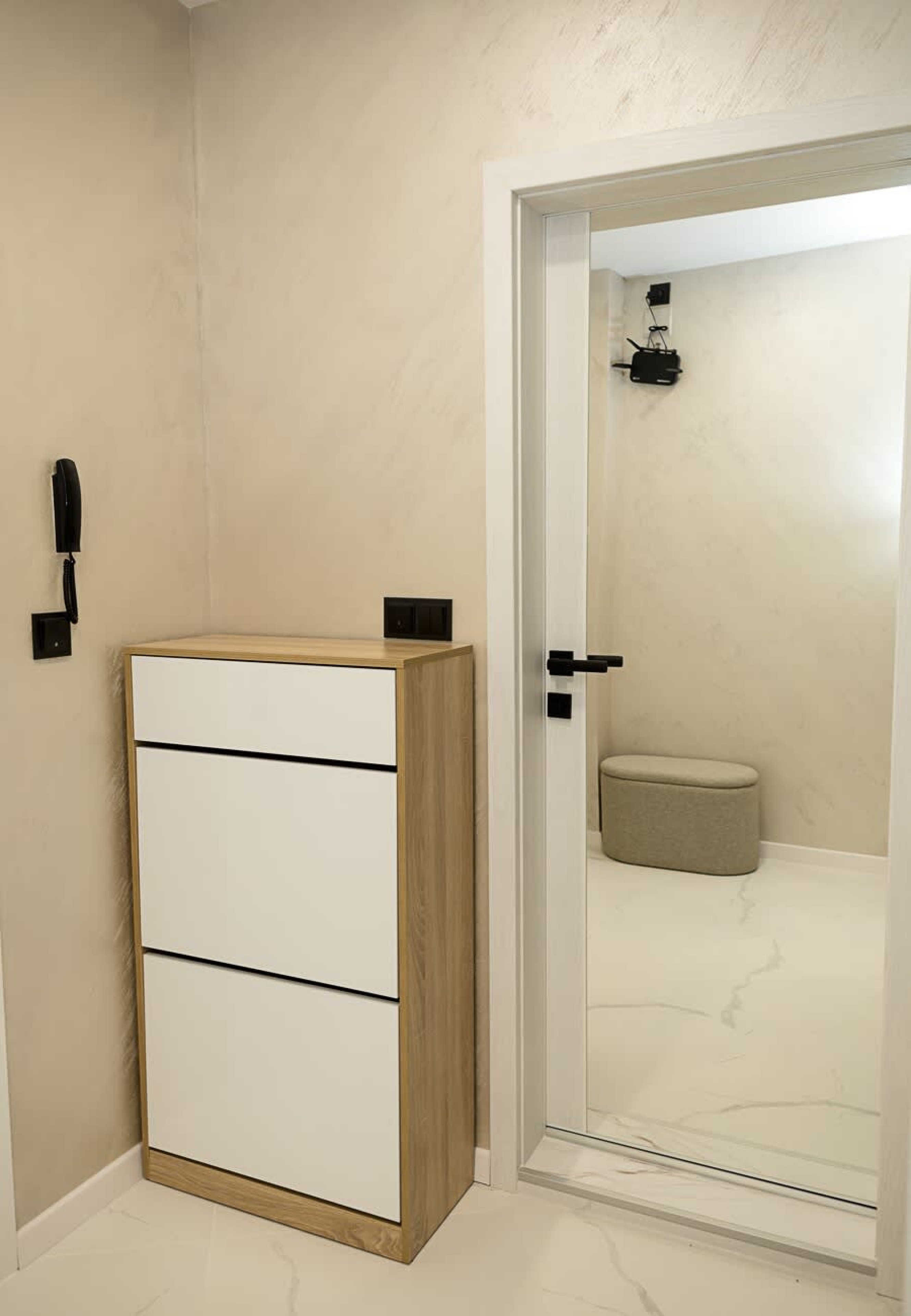 Scoutaround White Logo