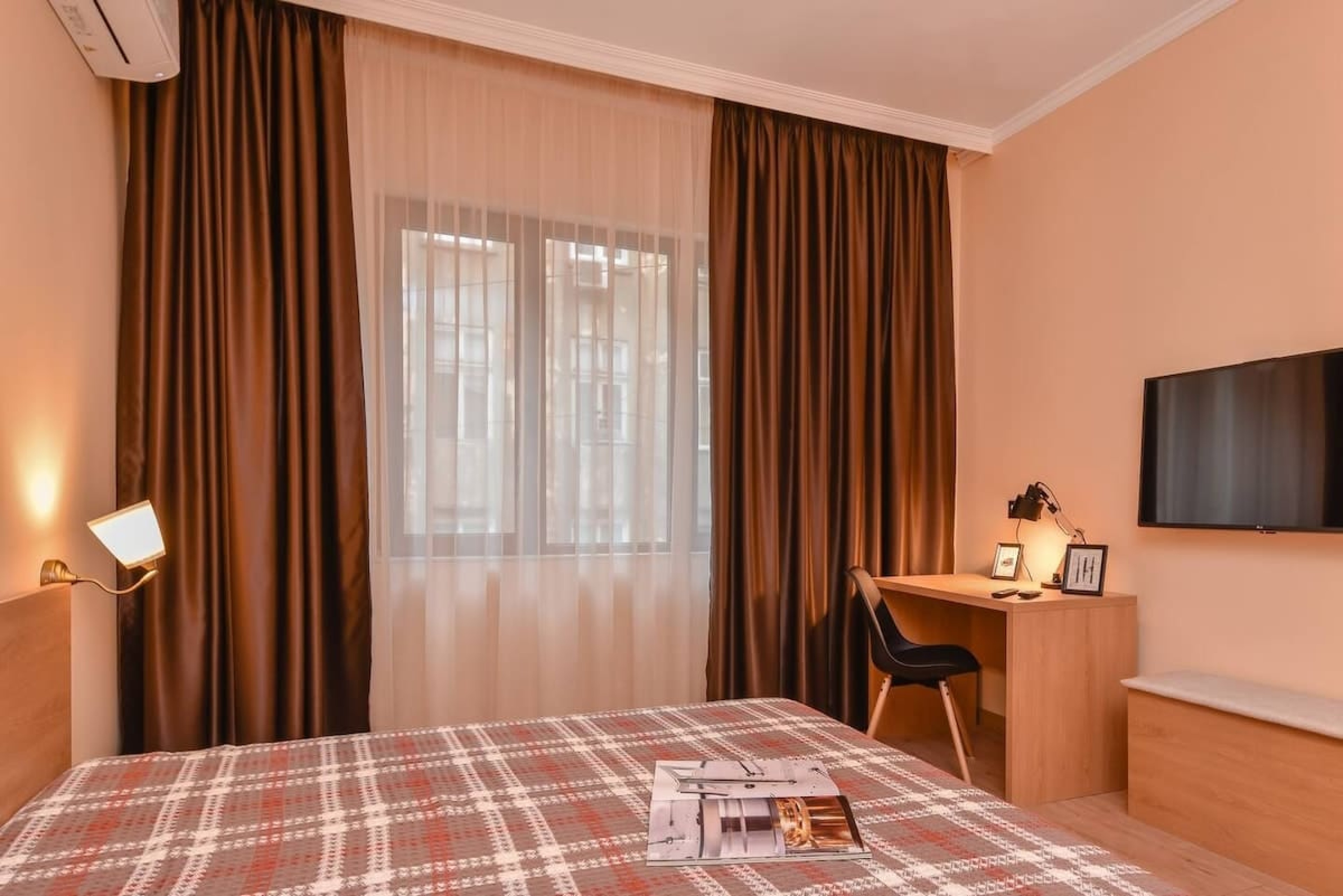 Scoutaround White Logo