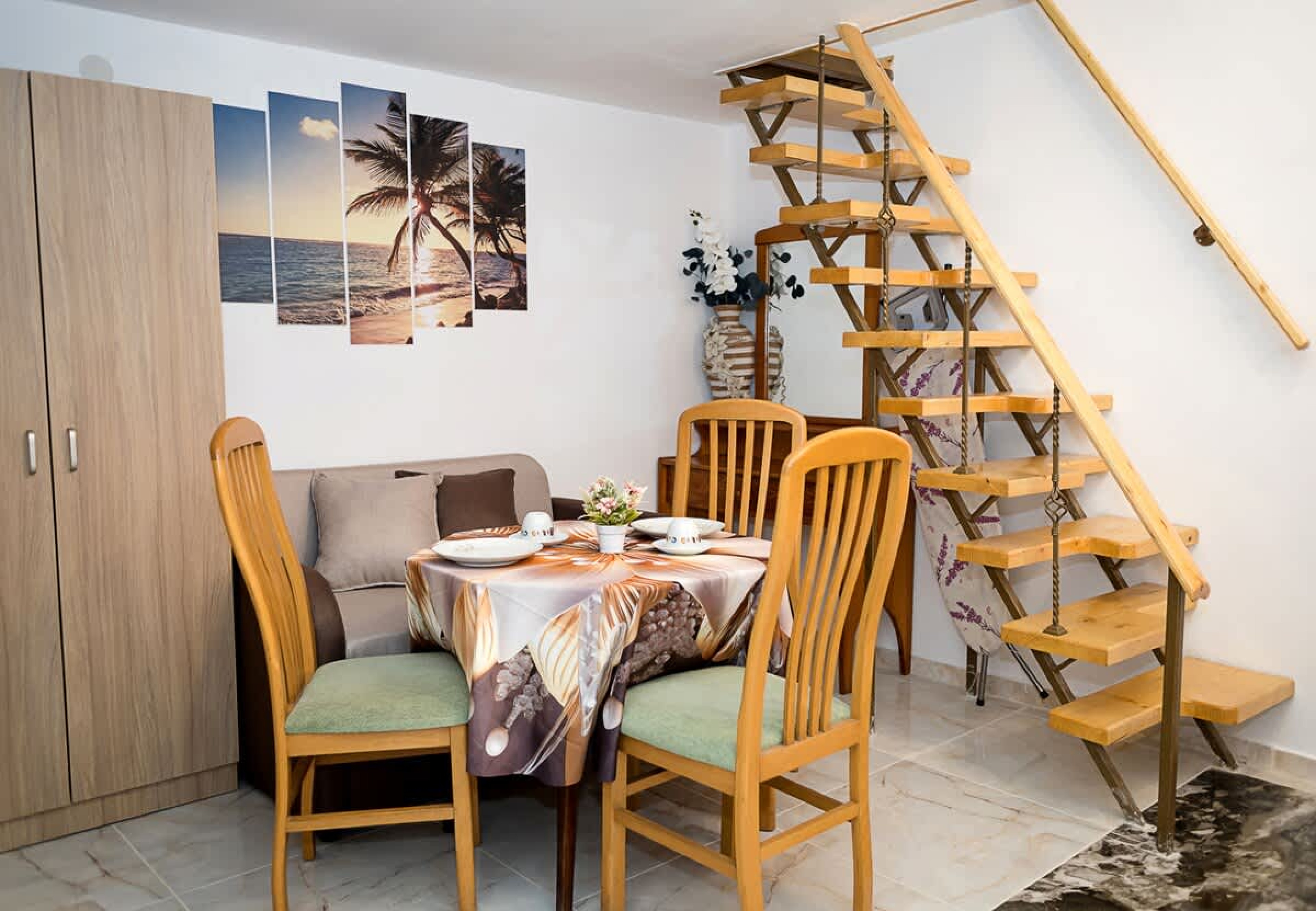 Scoutaround White Logo