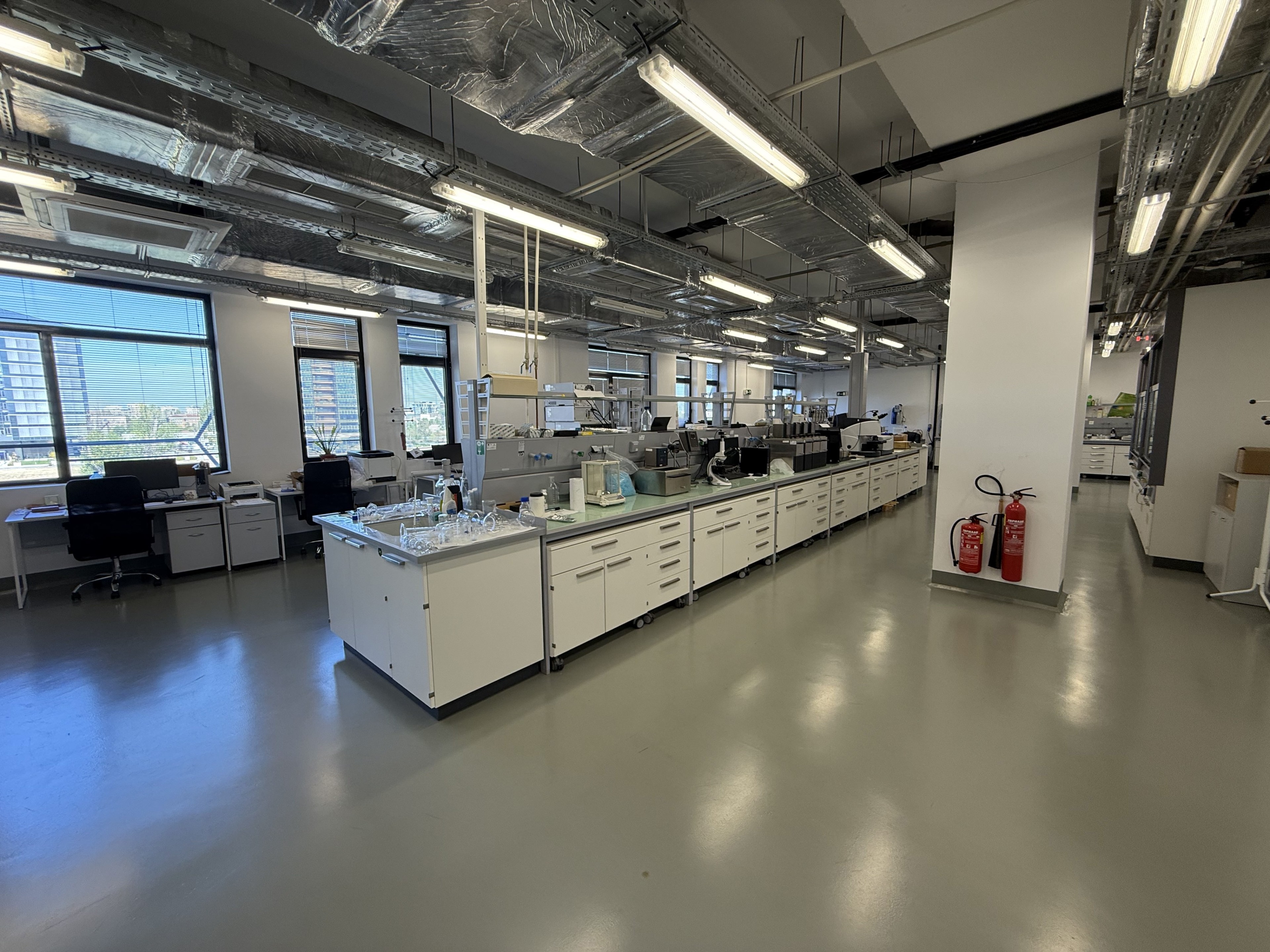 Scoutaround White Logo