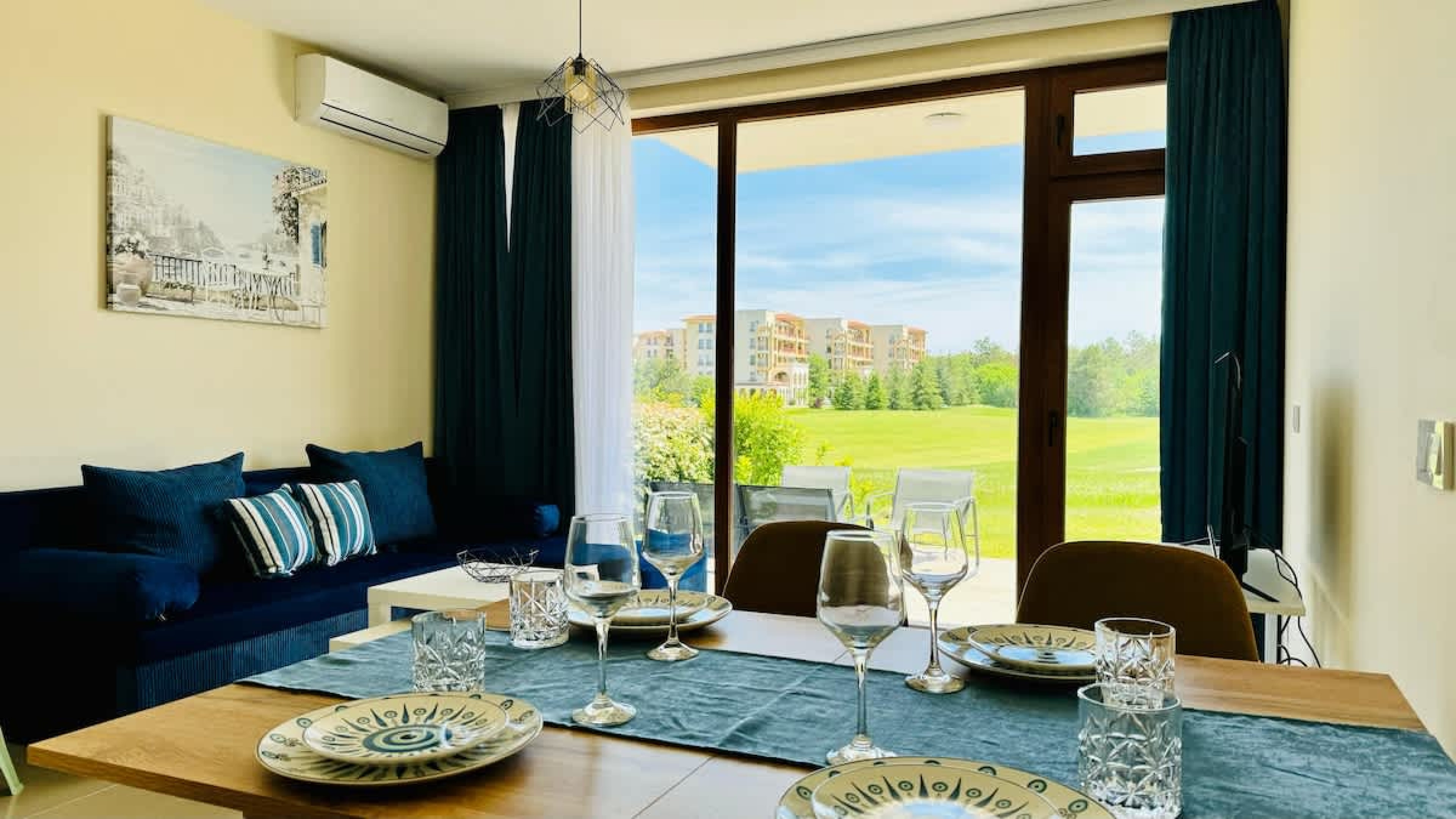 Scoutaround White Logo