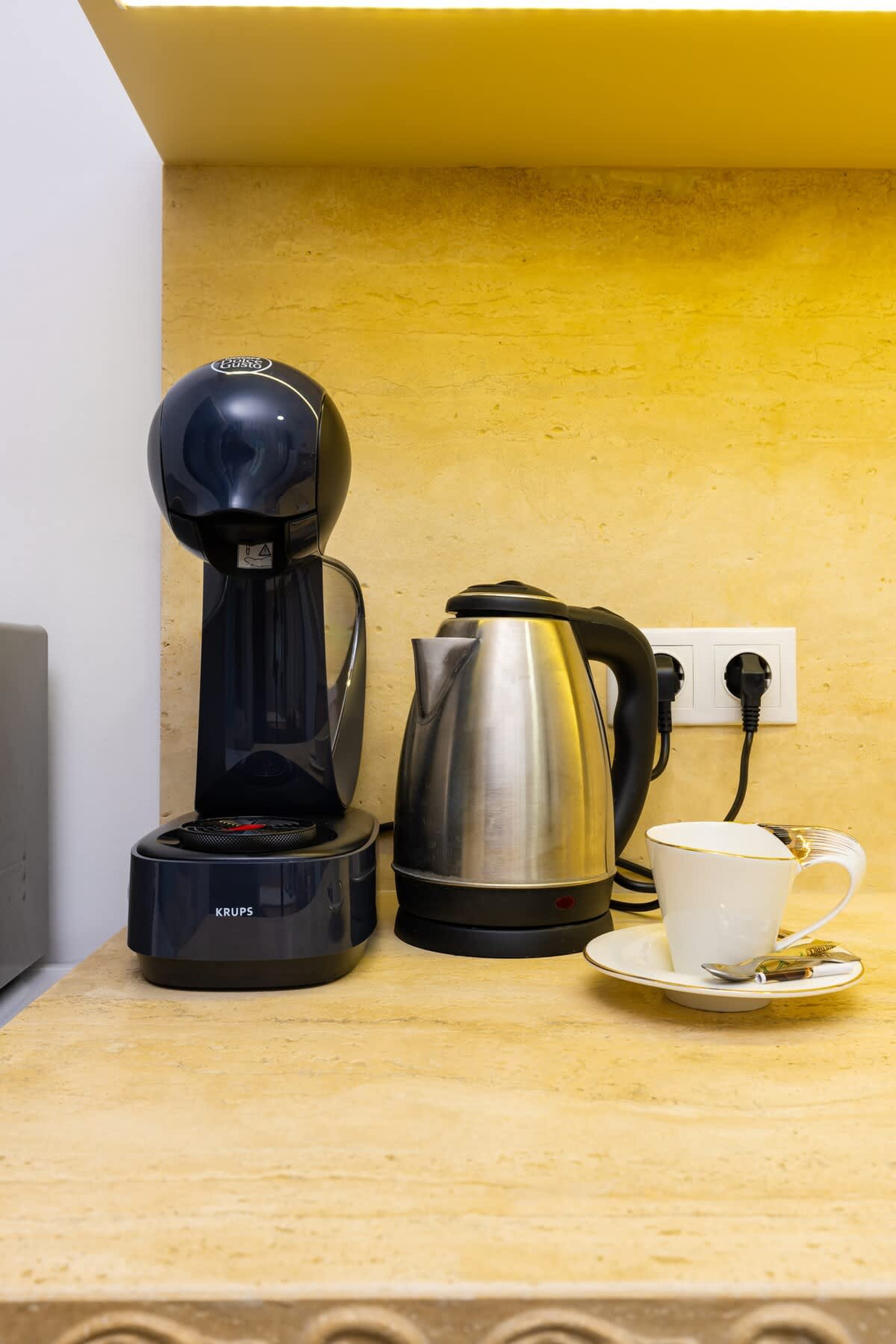 Scoutaround White Logo