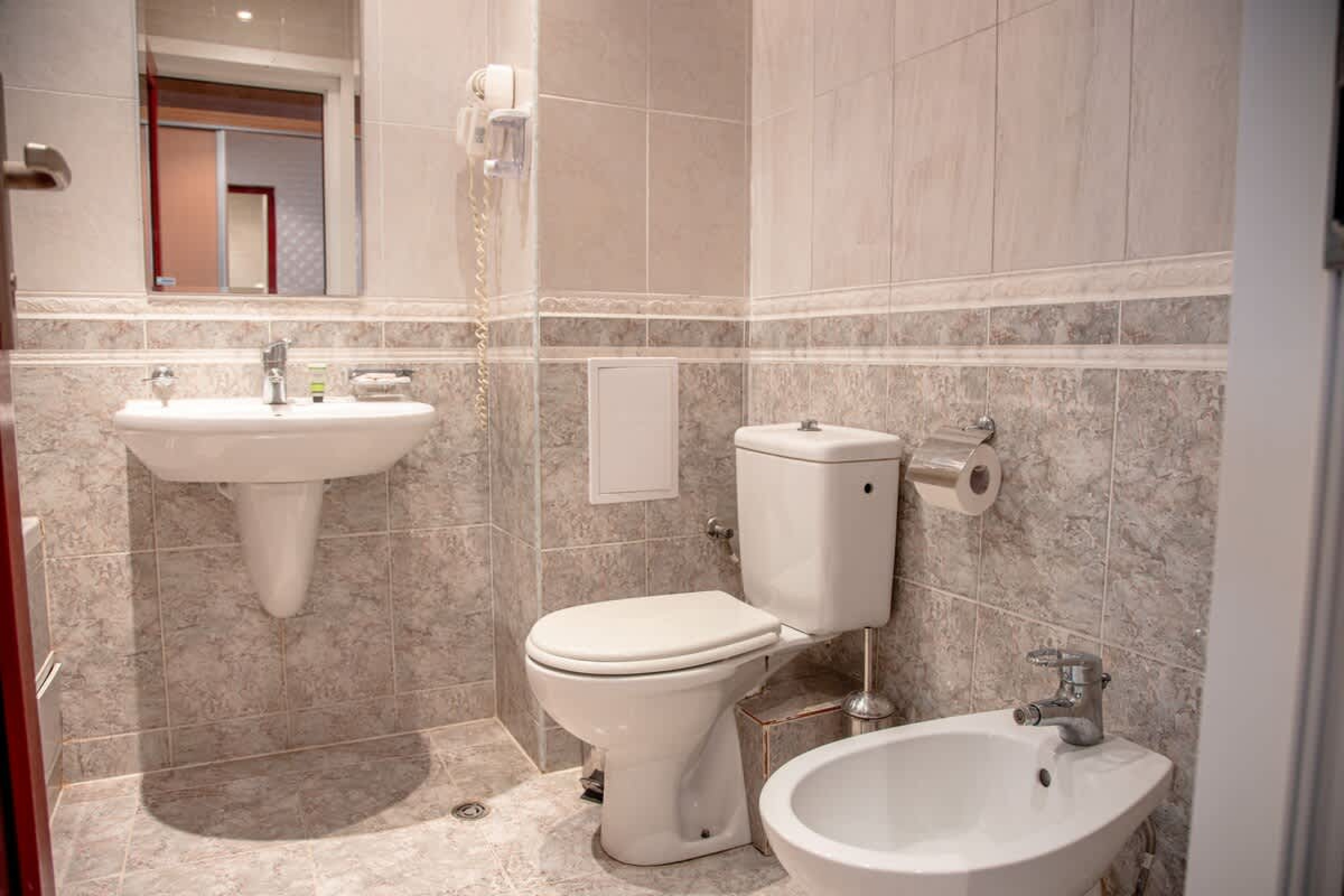 Scoutaround White Logo