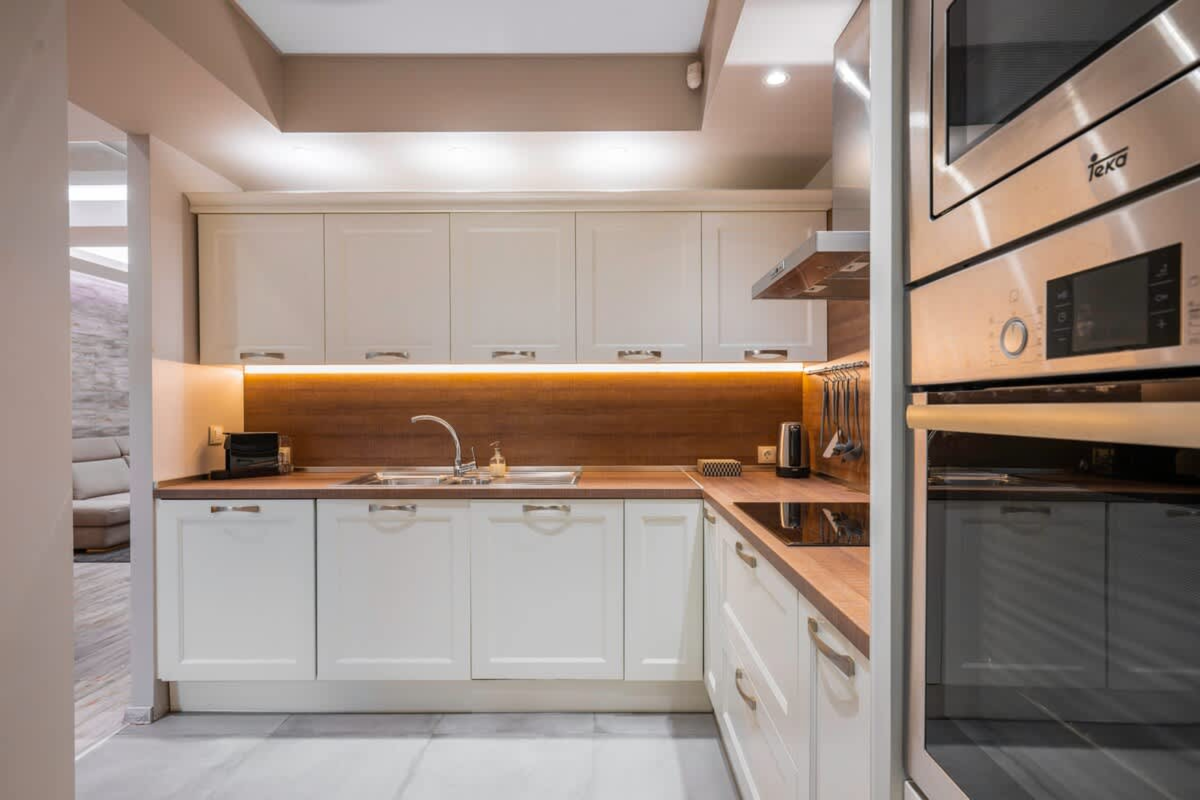 Scoutaround White Logo