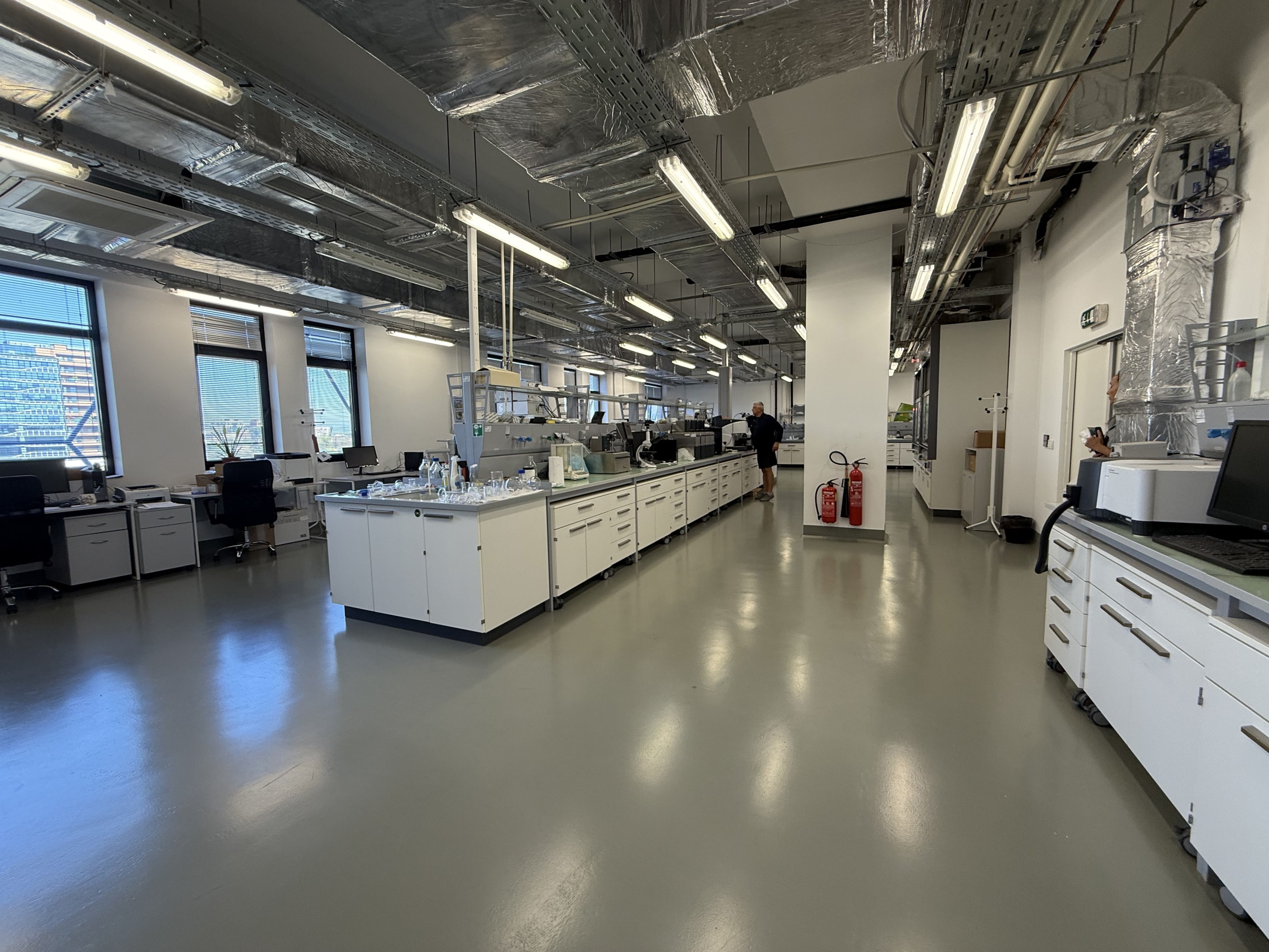 Scoutaround White Logo