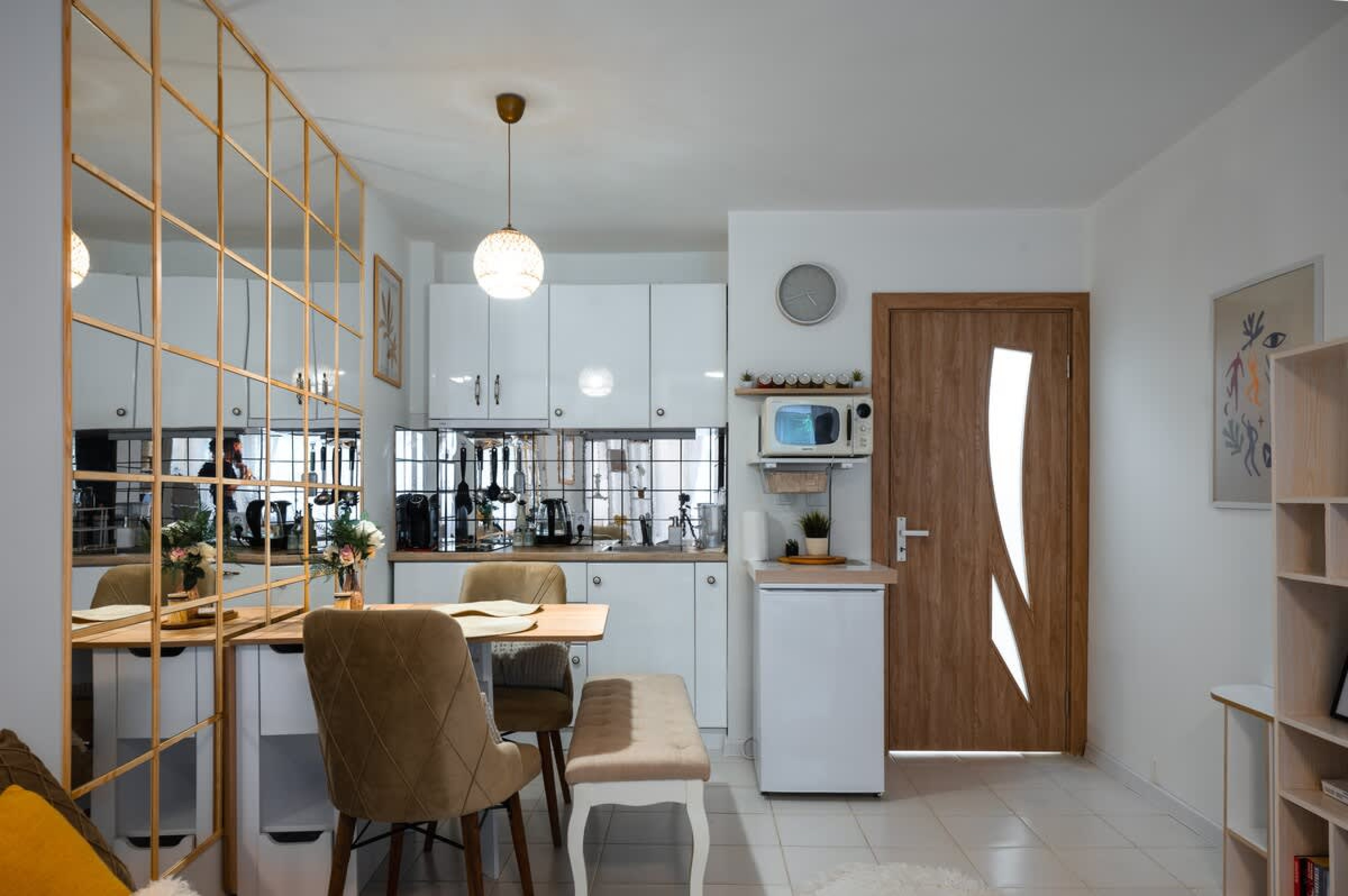 Scoutaround White Logo