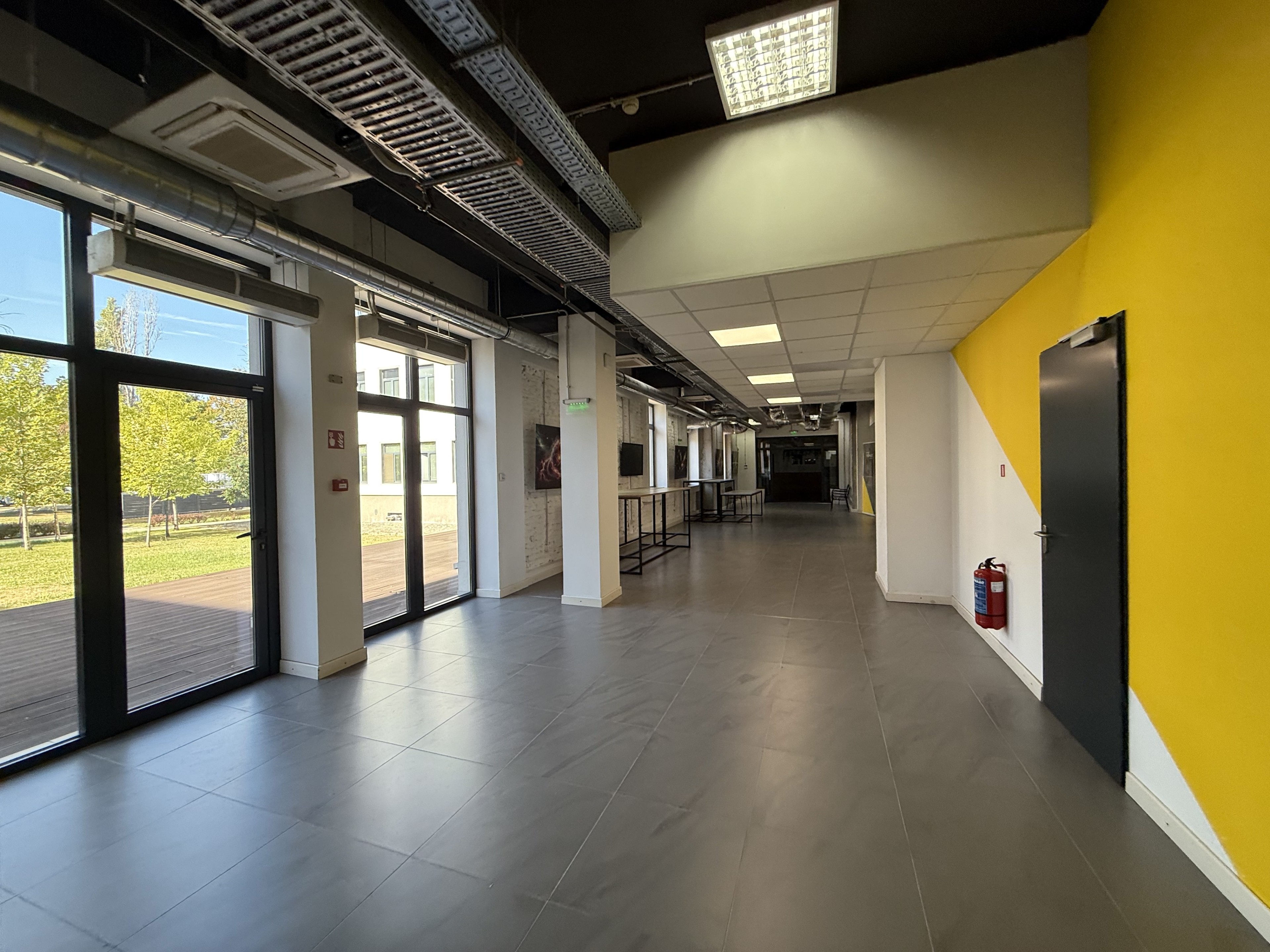 Scoutaround White Logo