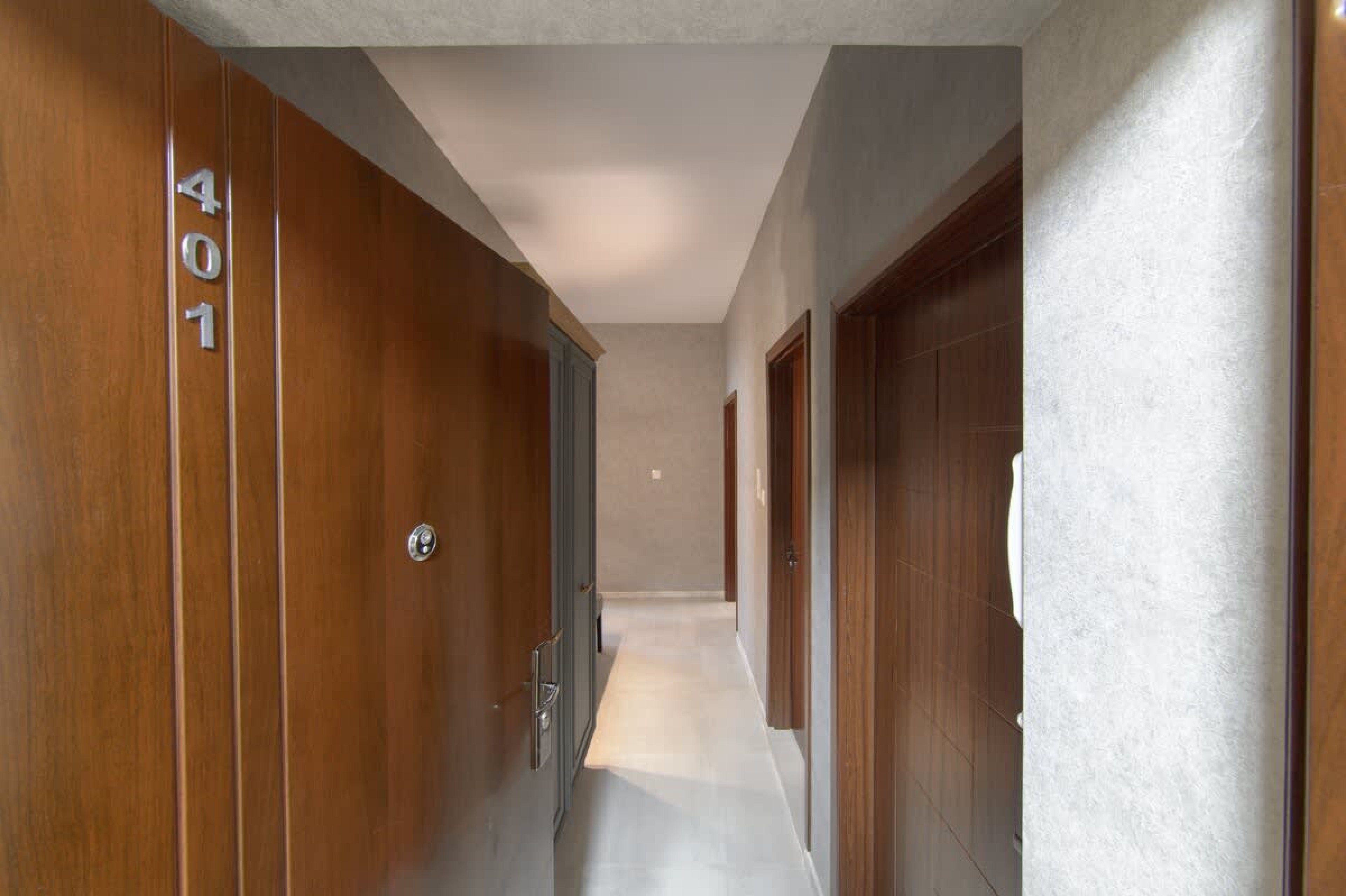 Scoutaround White Logo