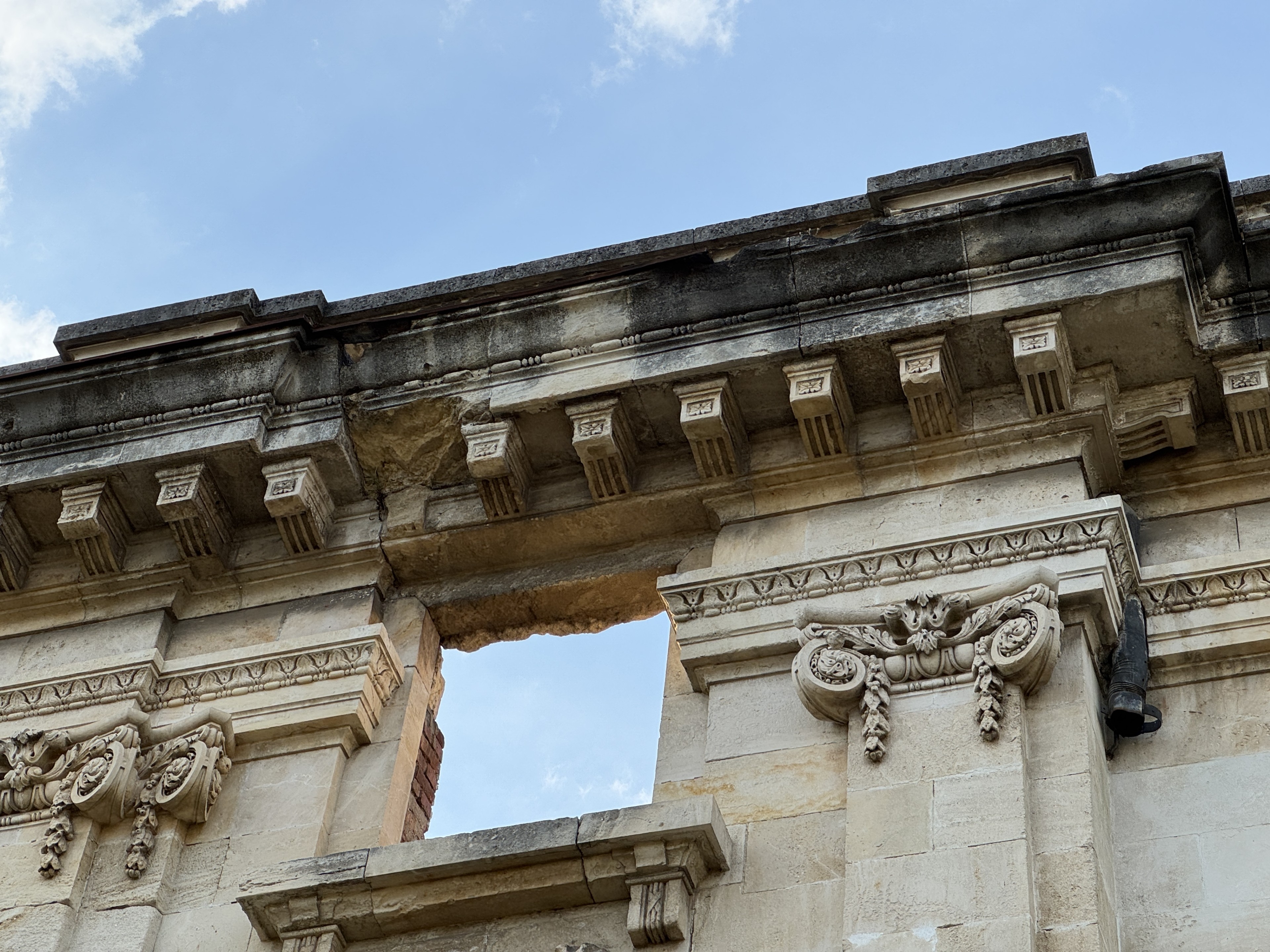 Scoutaround White Logo