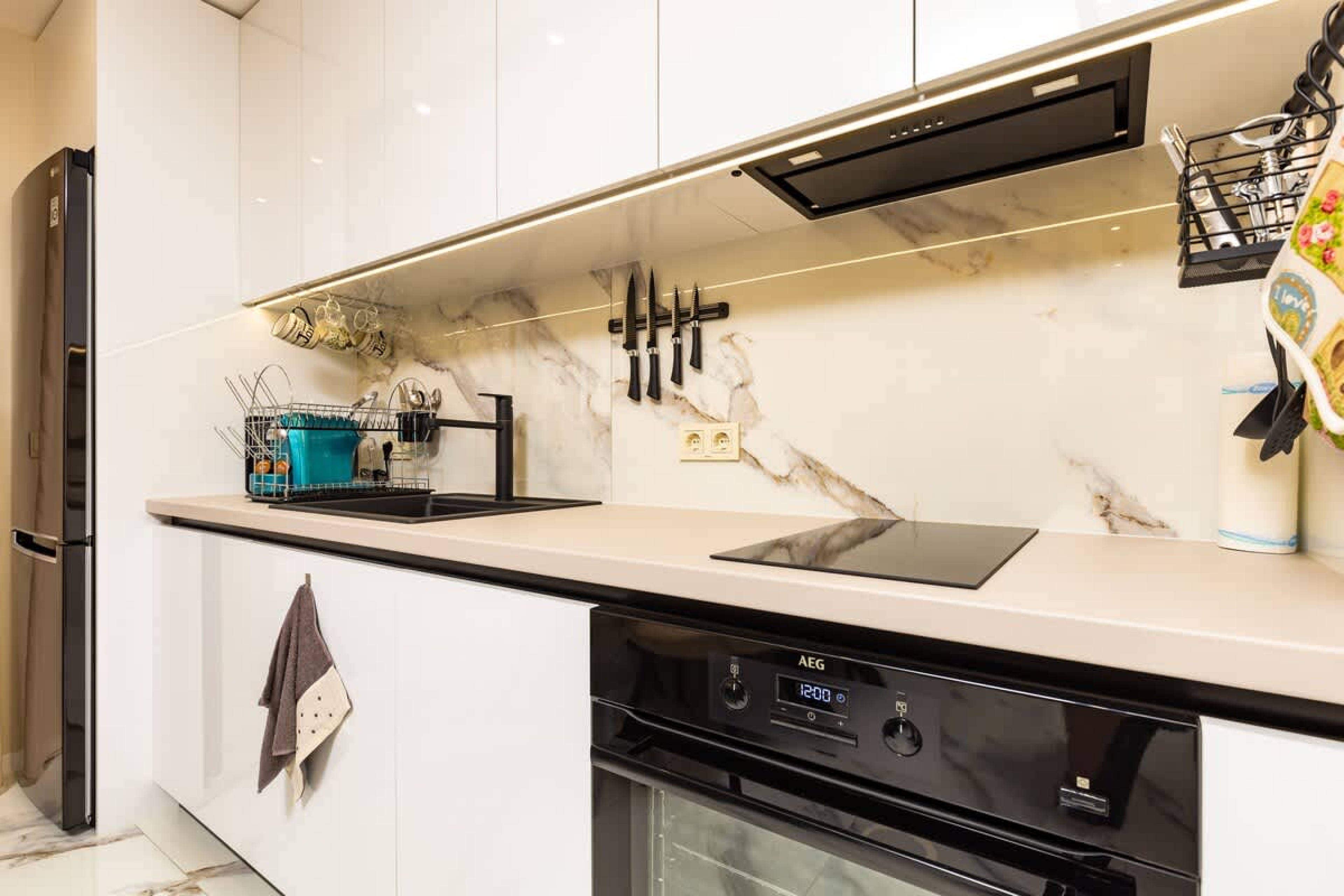 Scoutaround White Logo