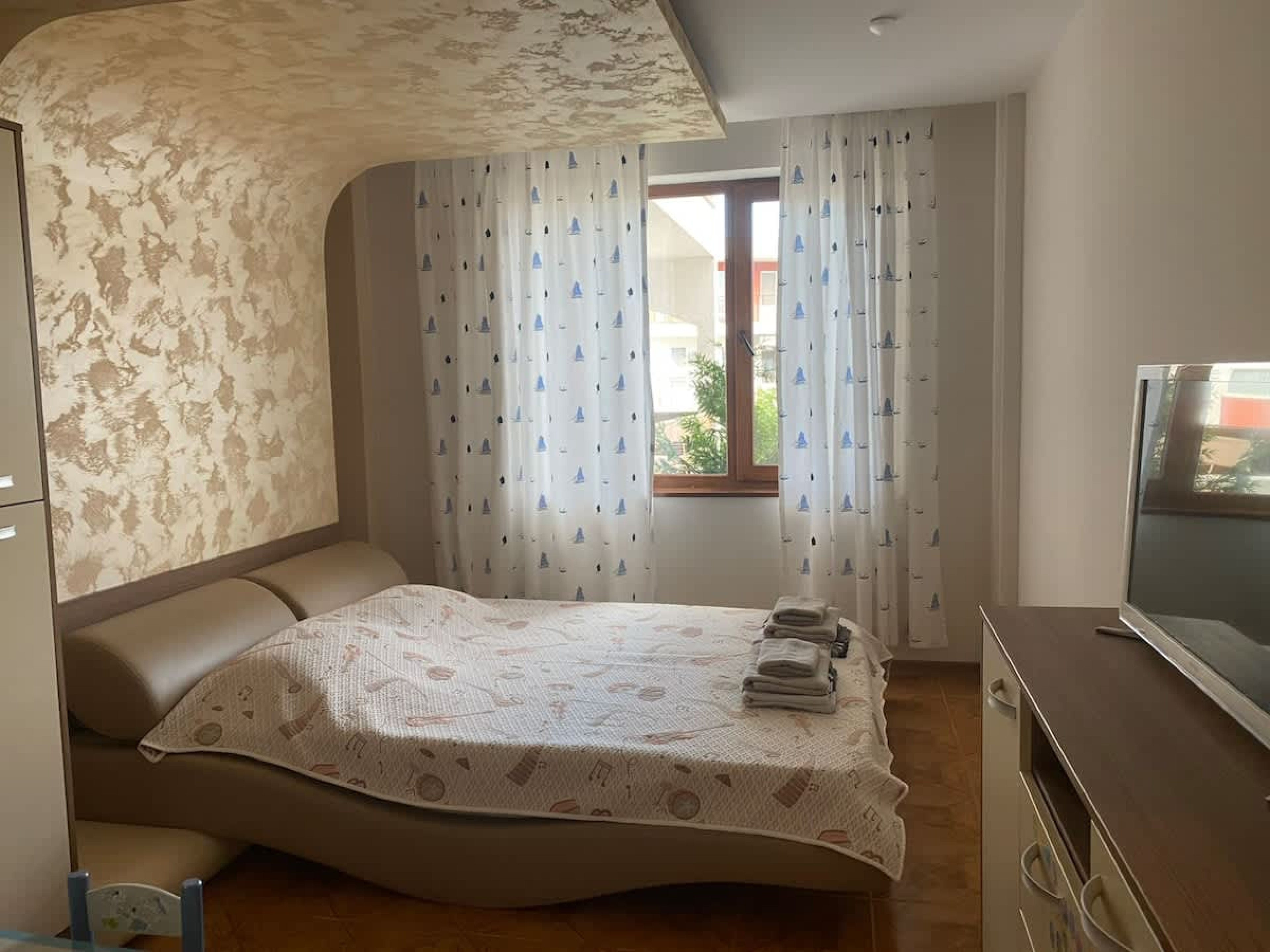 Scoutaround White Logo