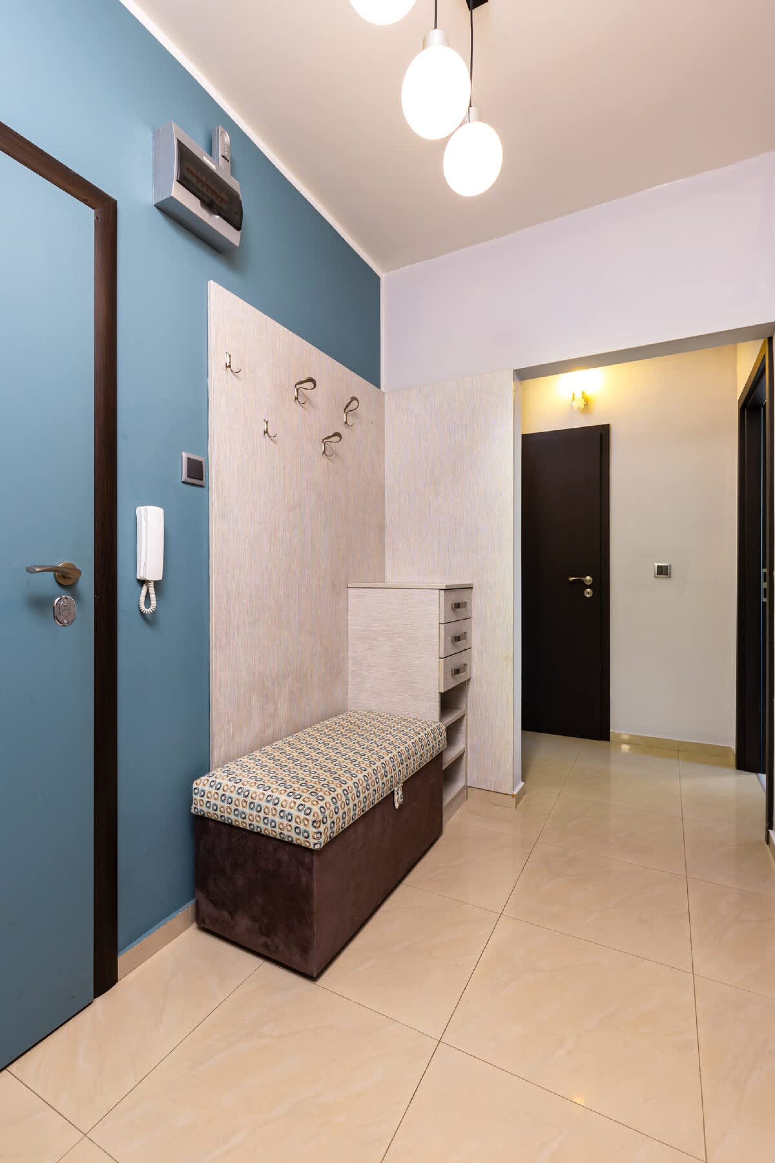 Scoutaround White Logo