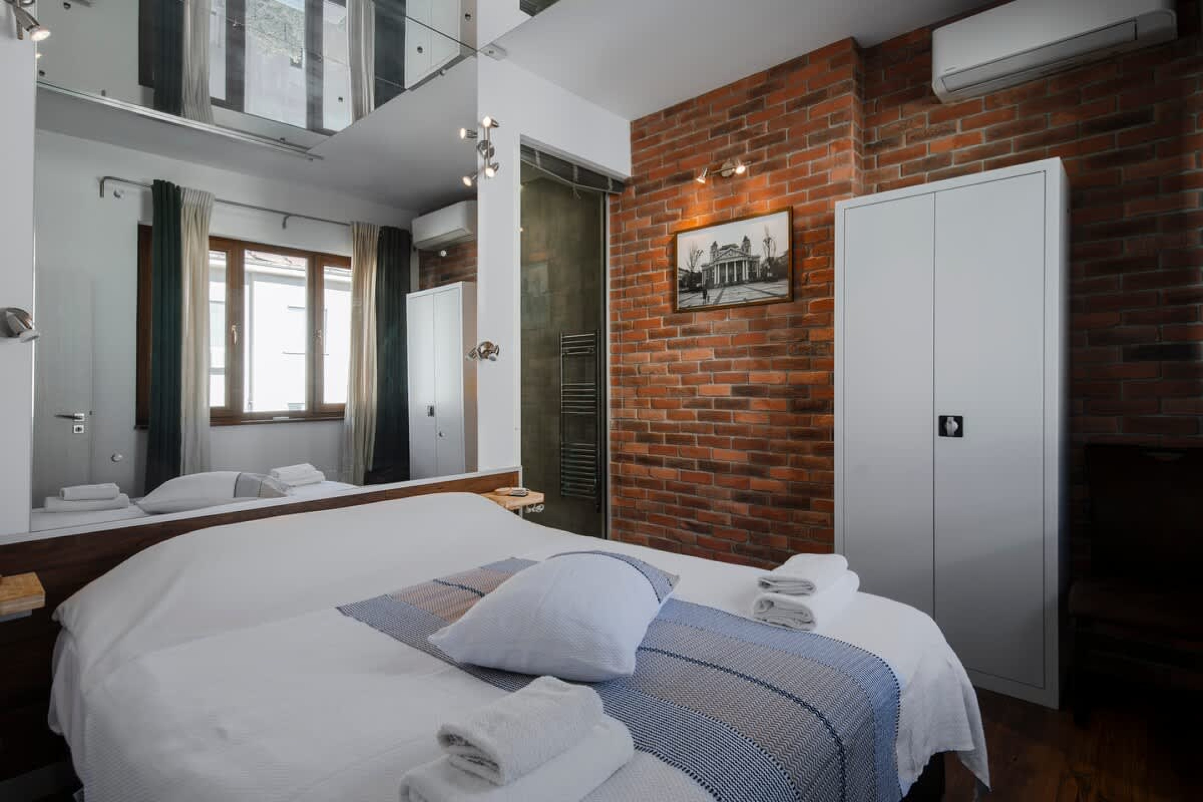 Scoutaround White Logo