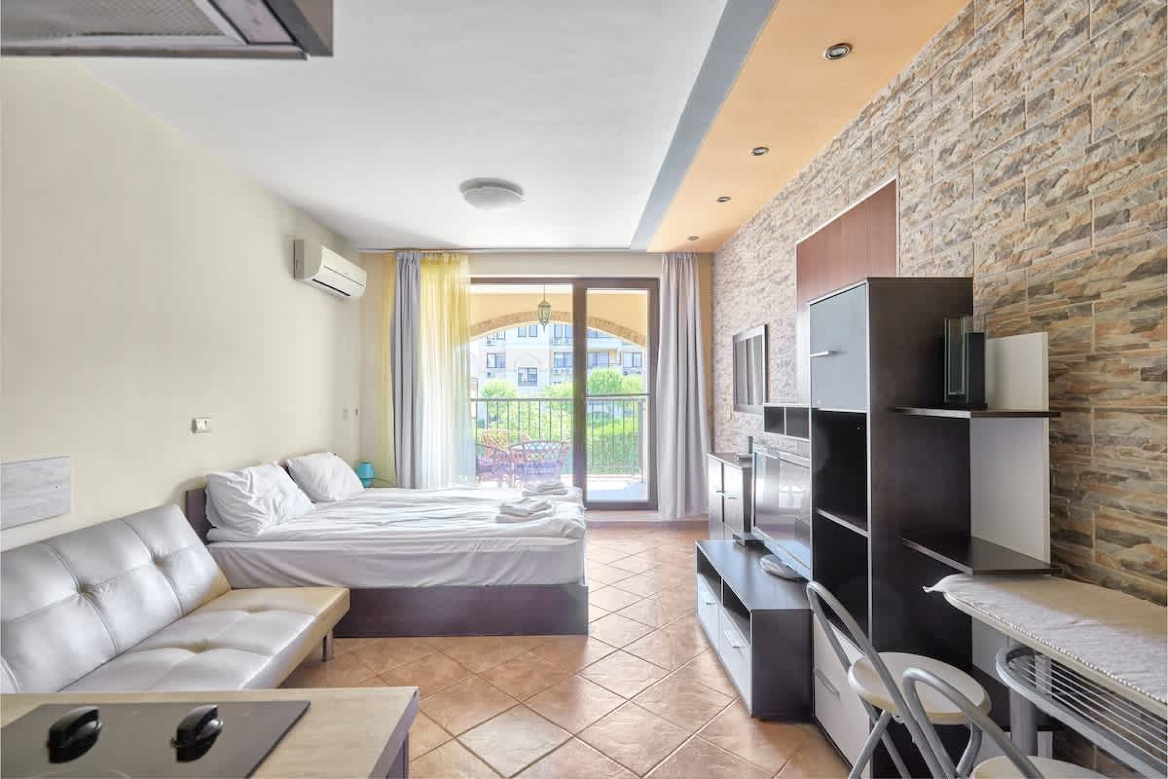 Scoutaround White Logo