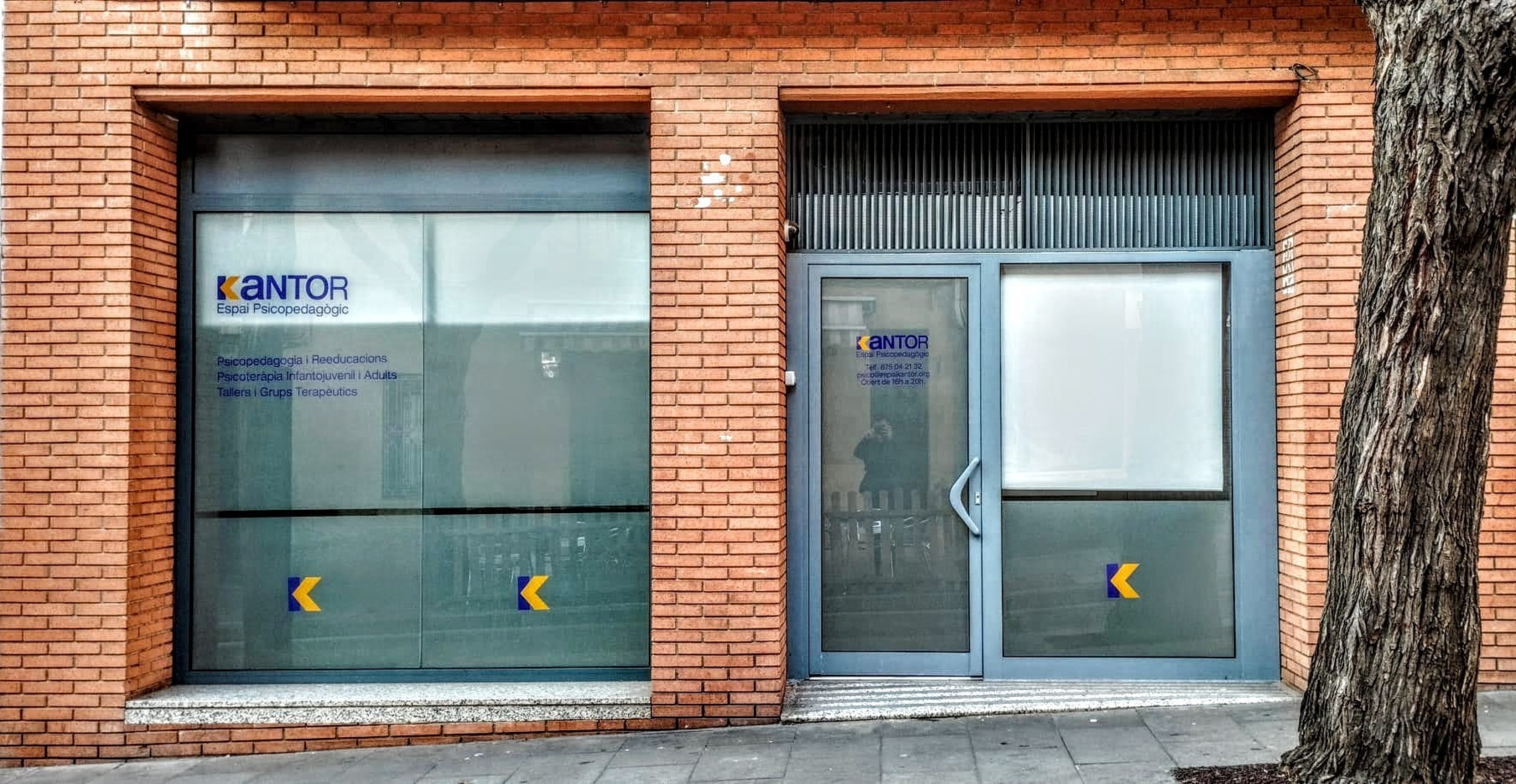 Scoutaround White Logo