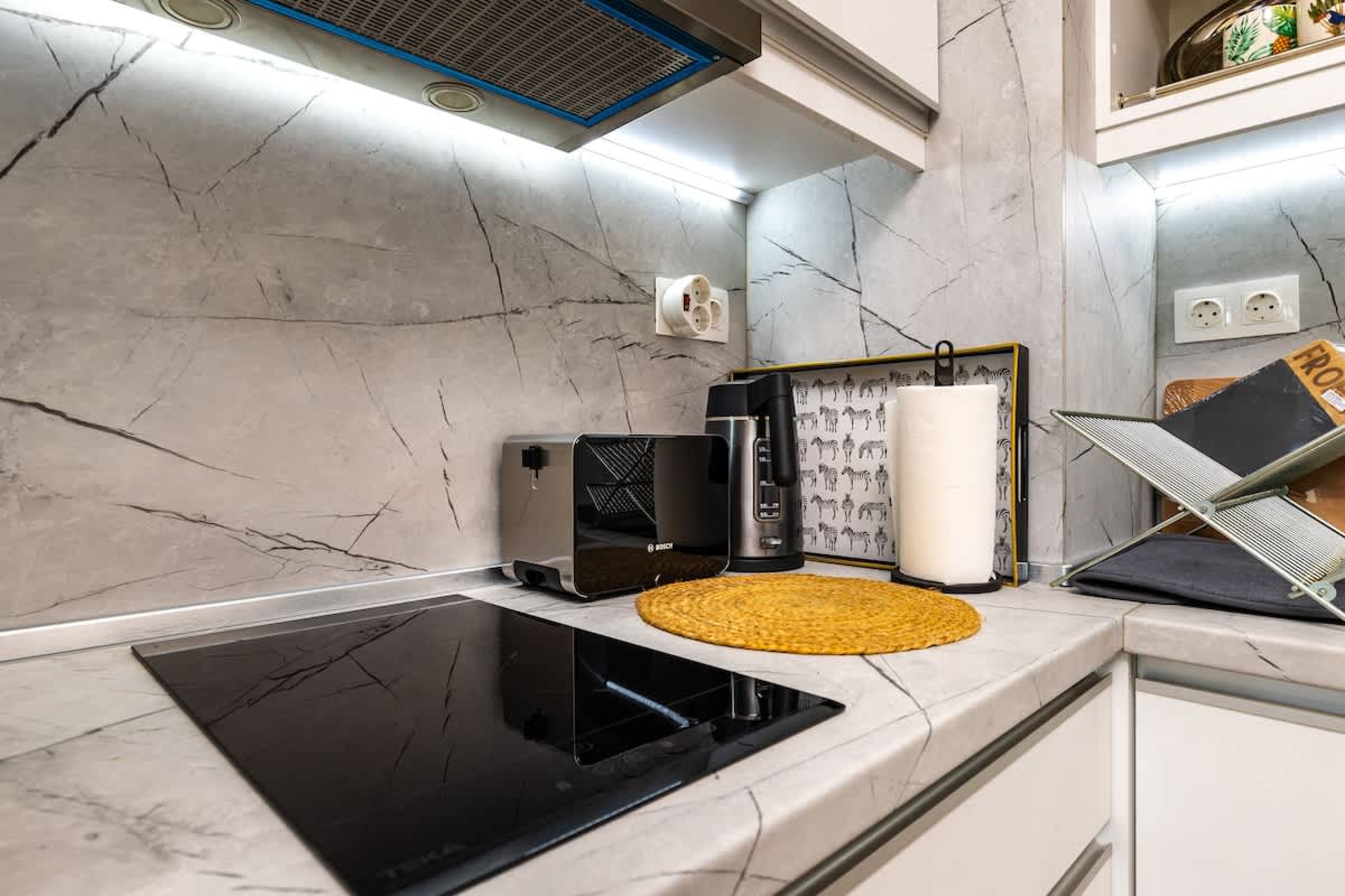 Scoutaround White Logo