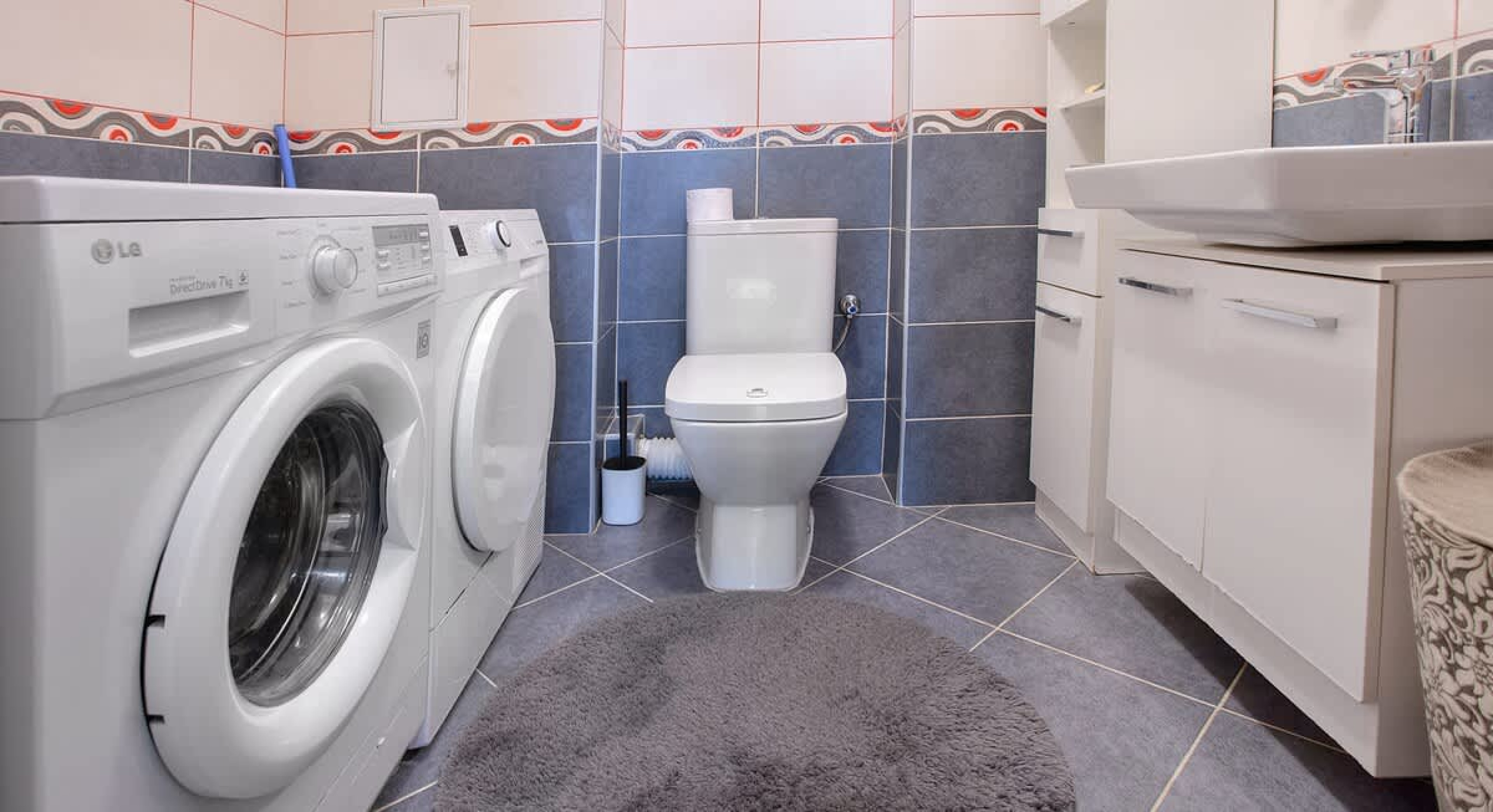 Scoutaround White Logo