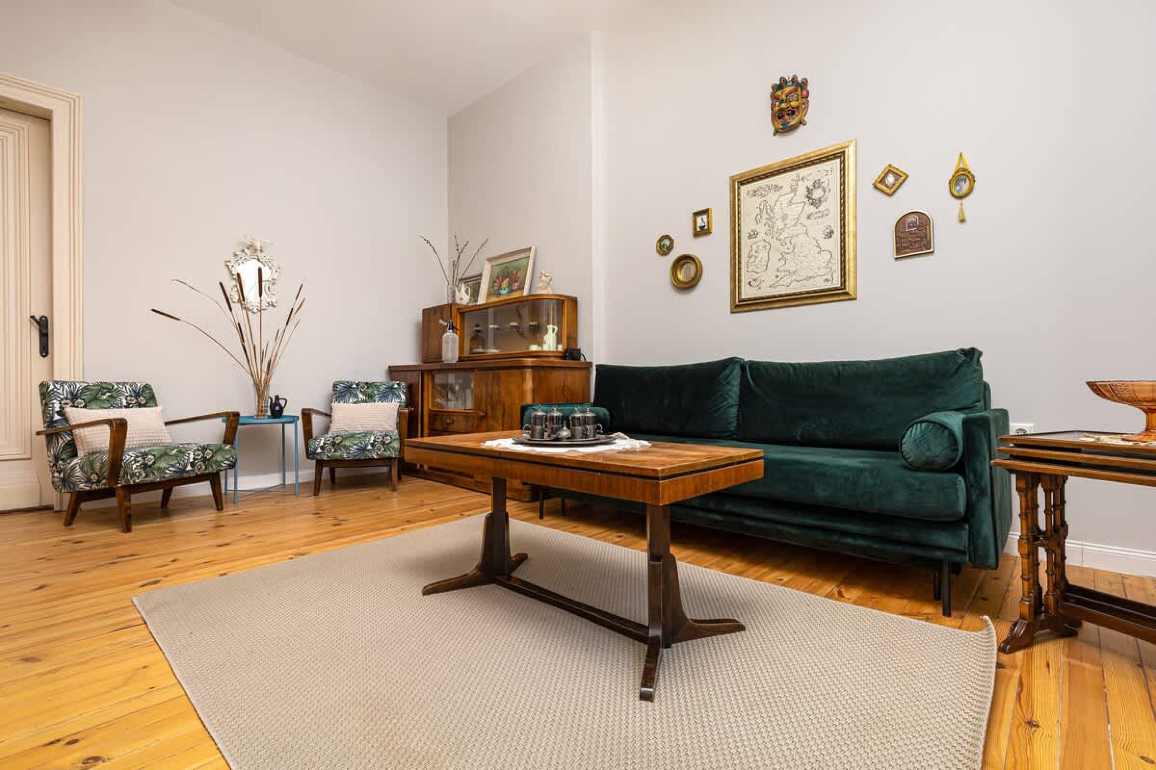 The Old Town Vintage 2-Bedroom Jewel - Photo 6