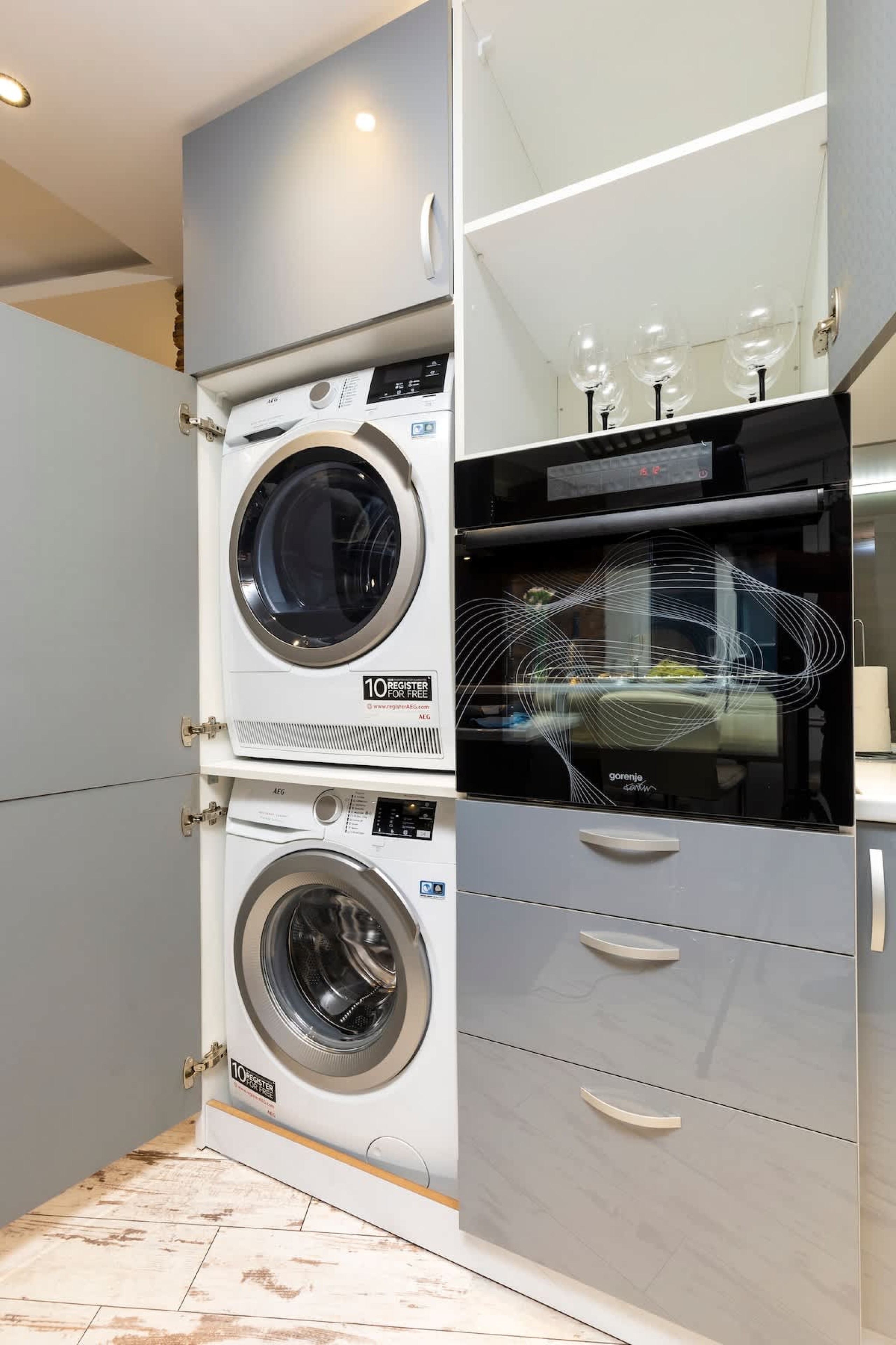 Scoutaround White Logo