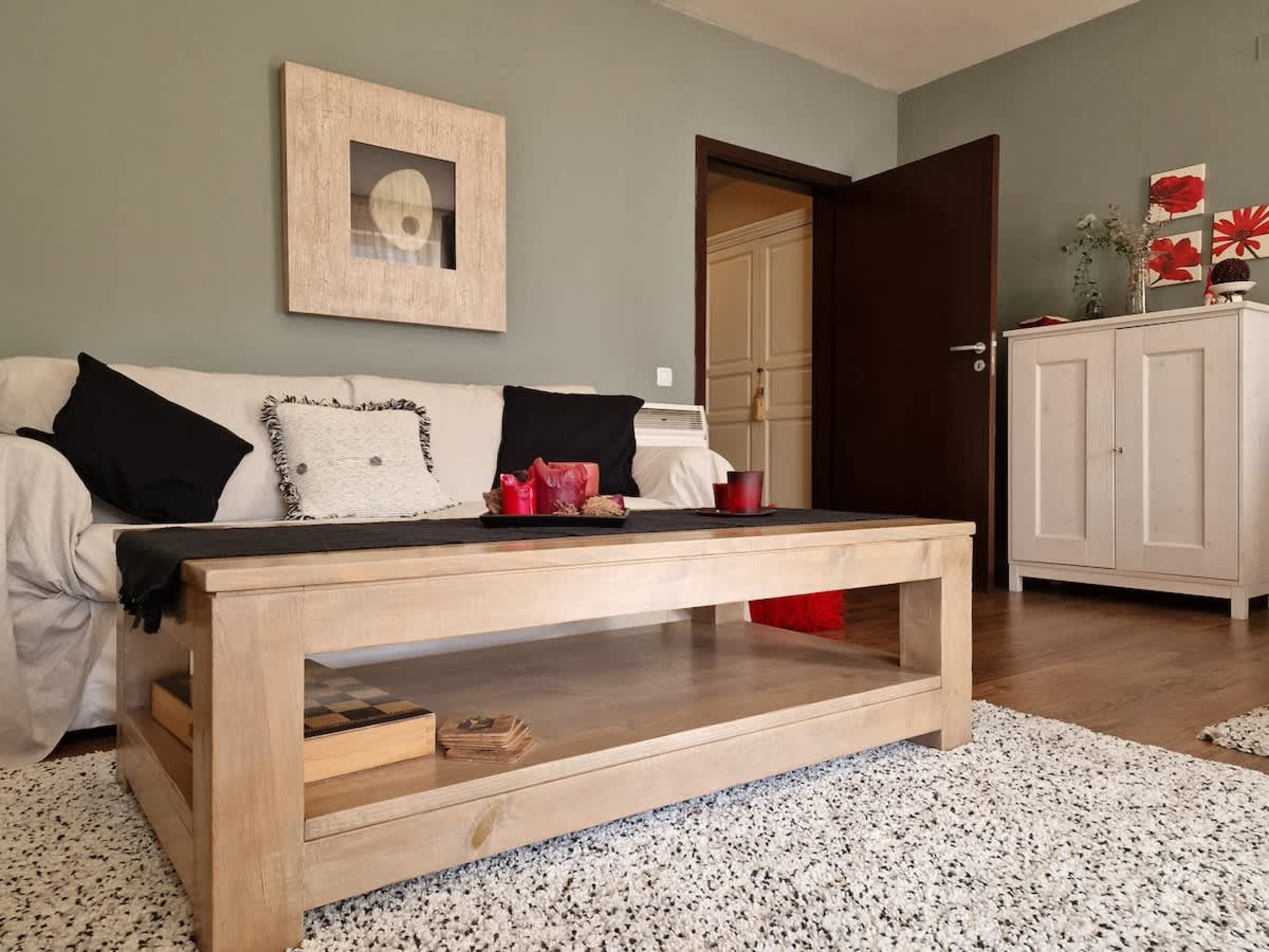 Scoutaround White Logo