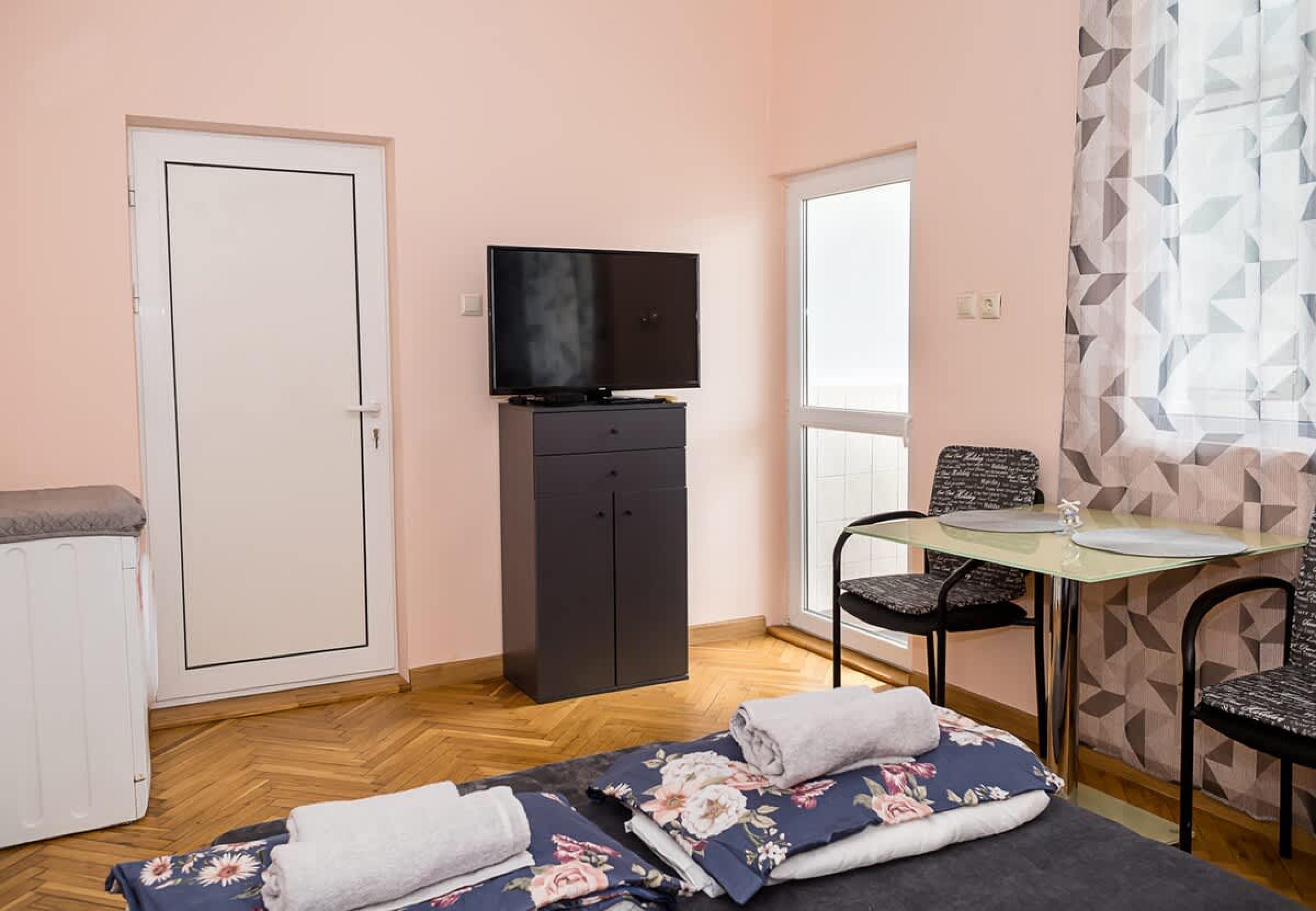 Scoutaround White Logo