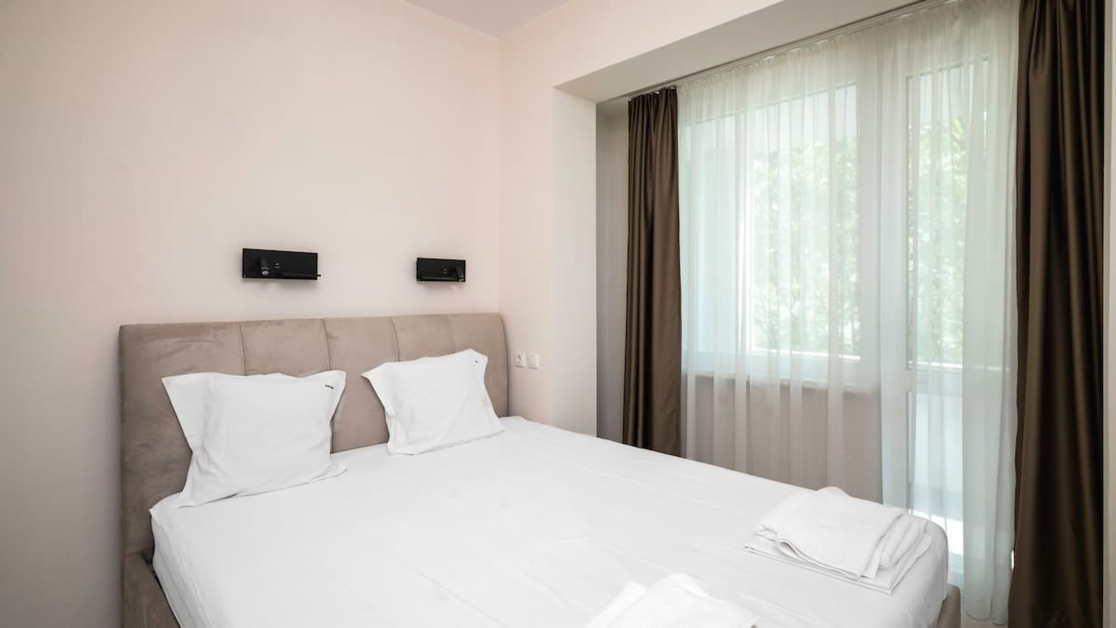 Scoutaround White Logo