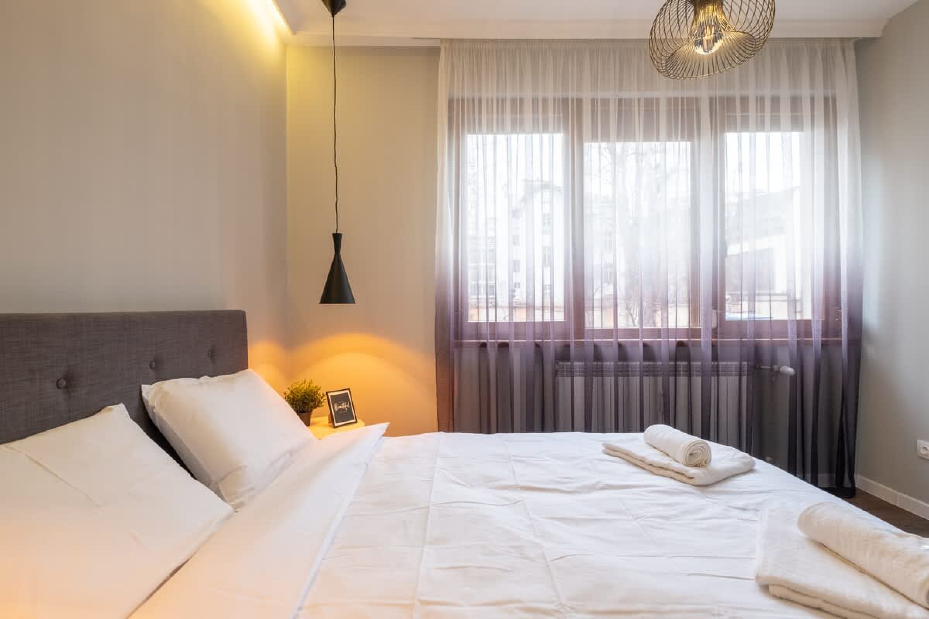 Scoutaround White Logo