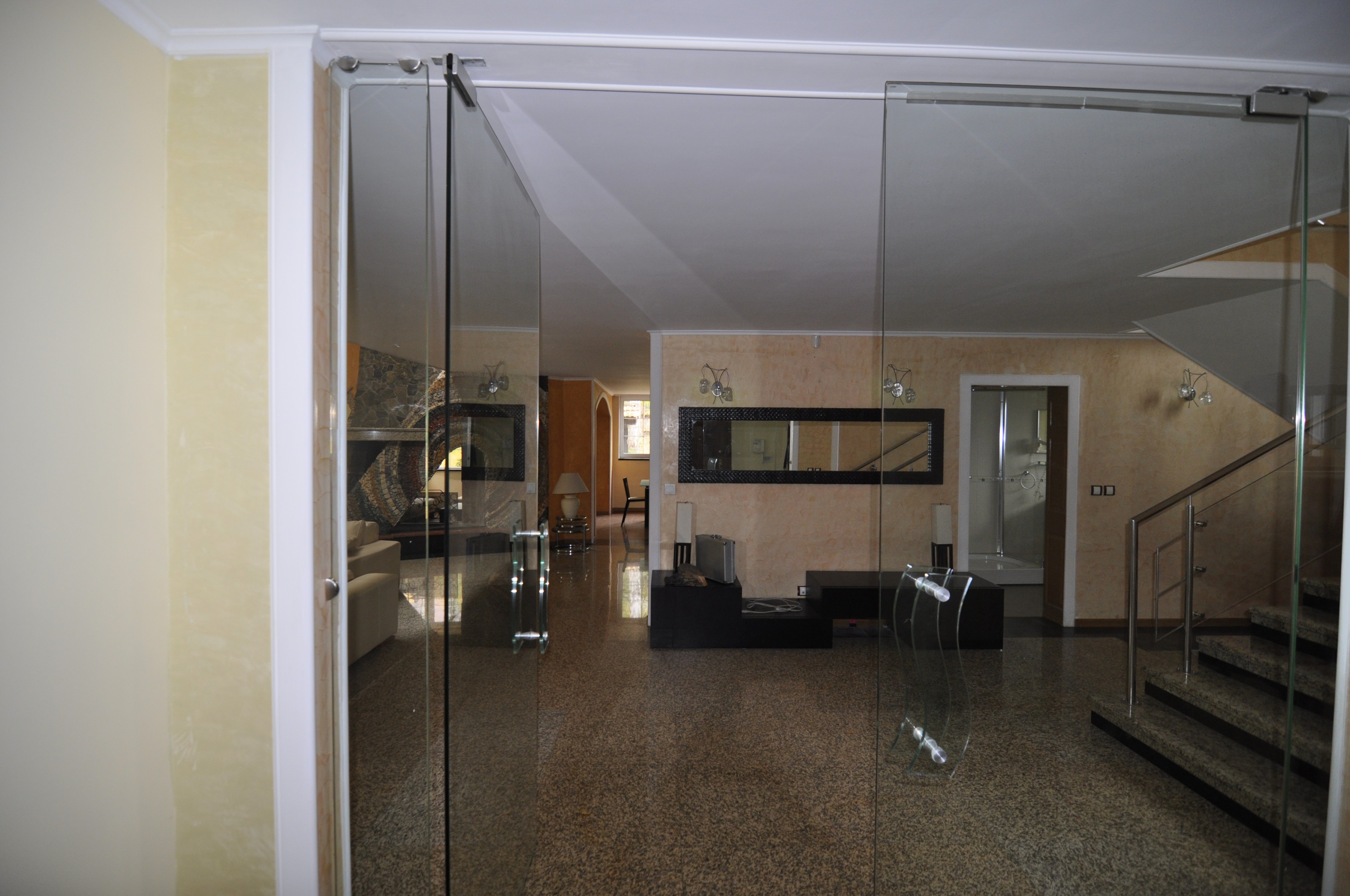 Scoutaround White Logo