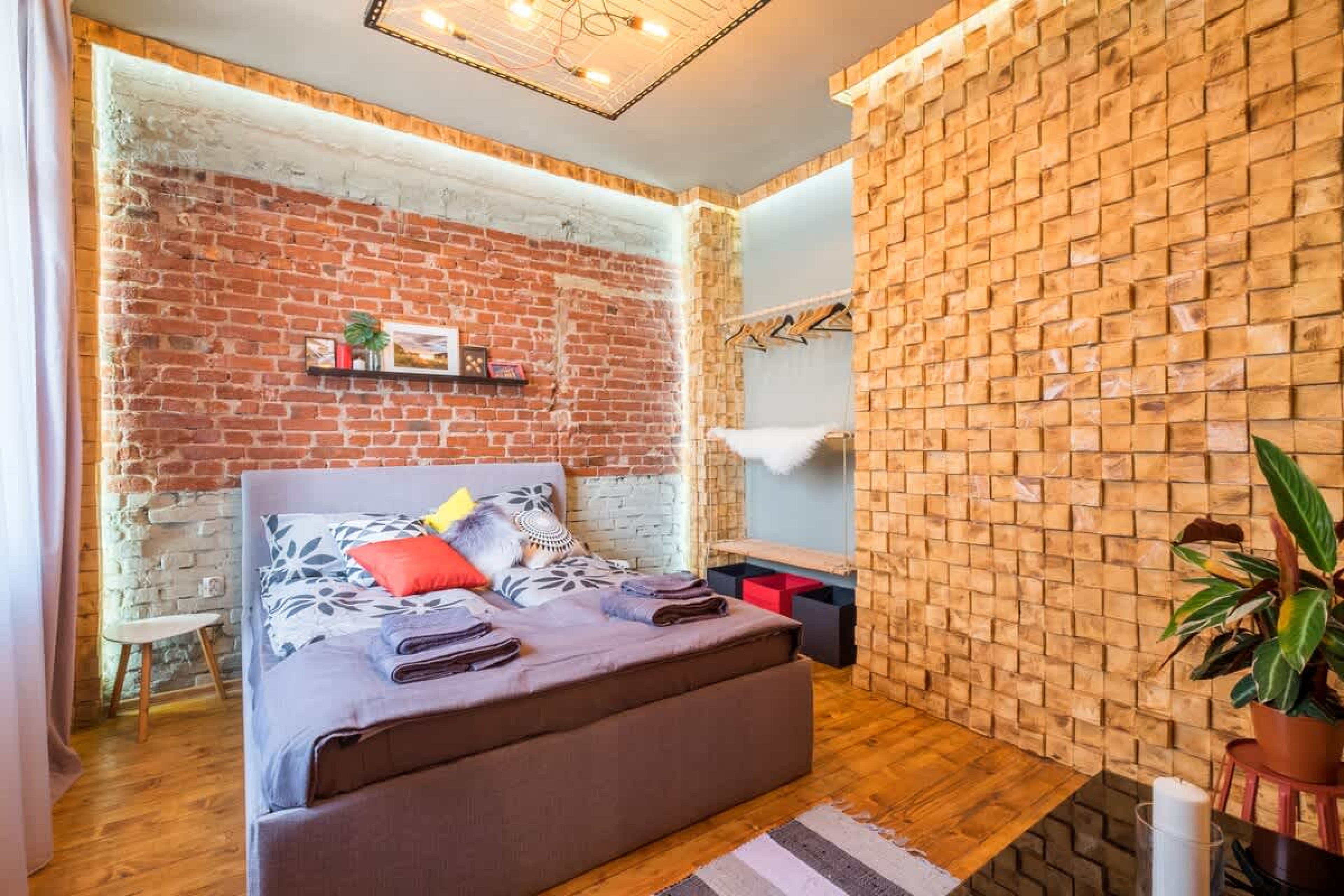 Scoutaround White Logo