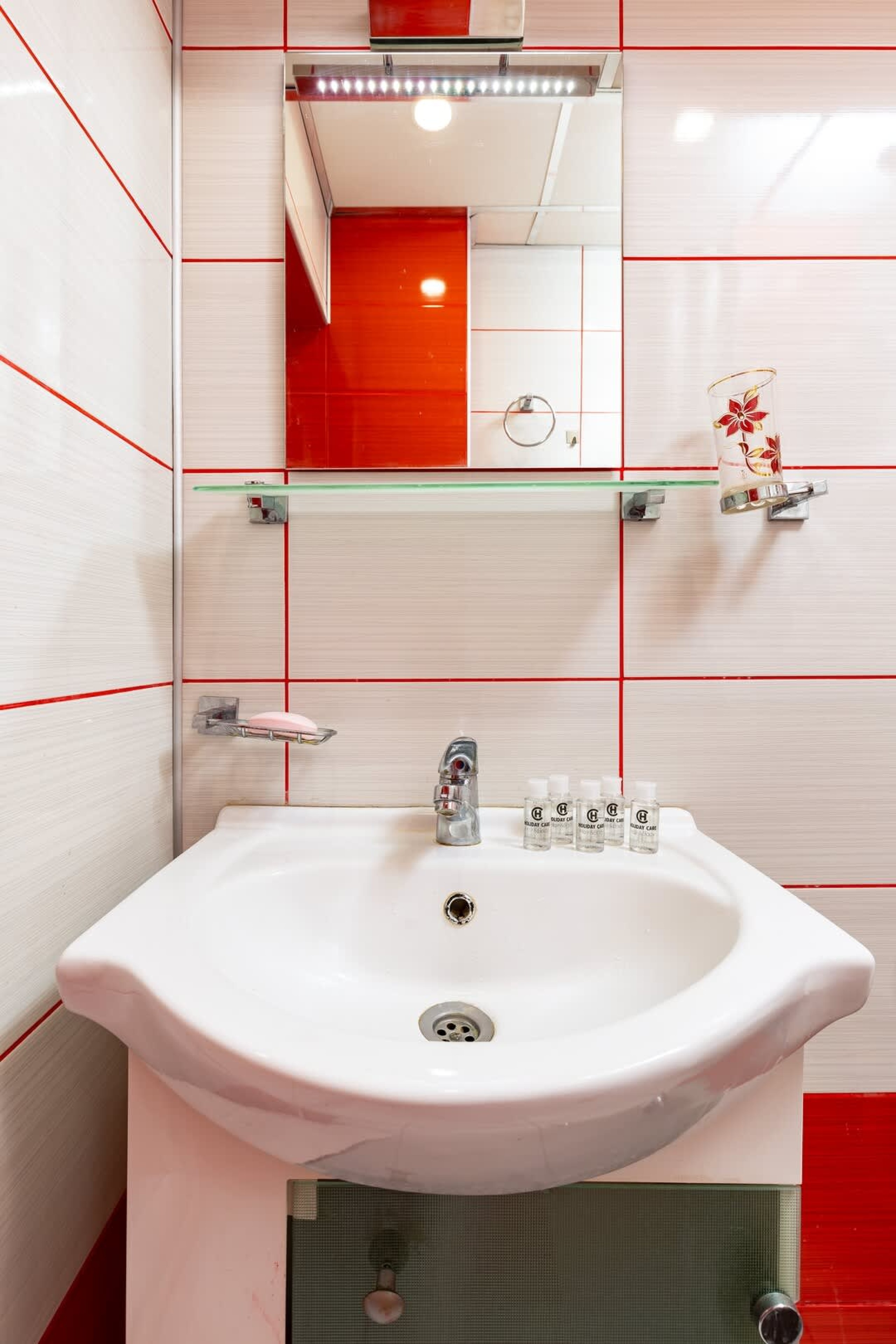 Scoutaround White Logo