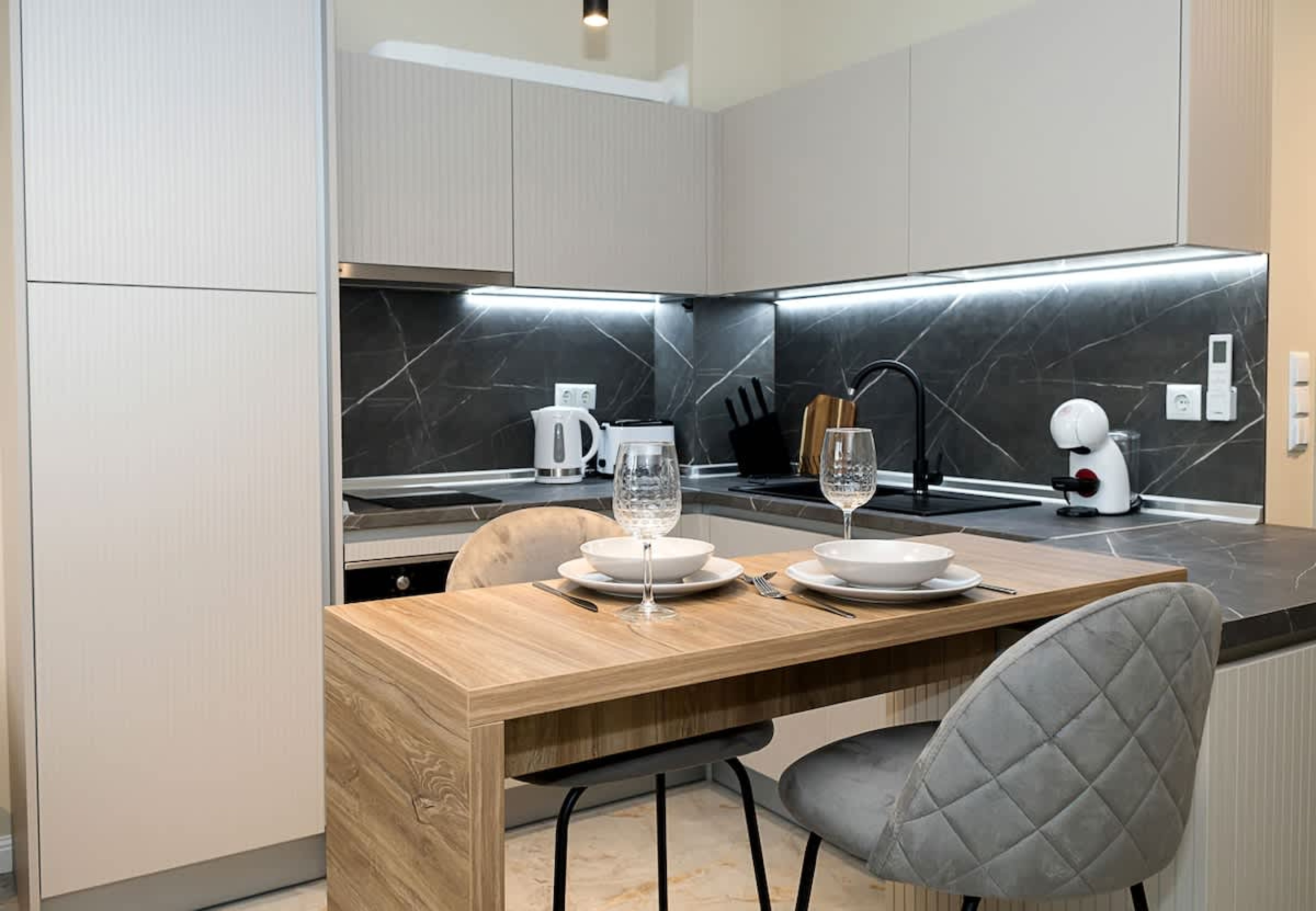 Scoutaround White Logo