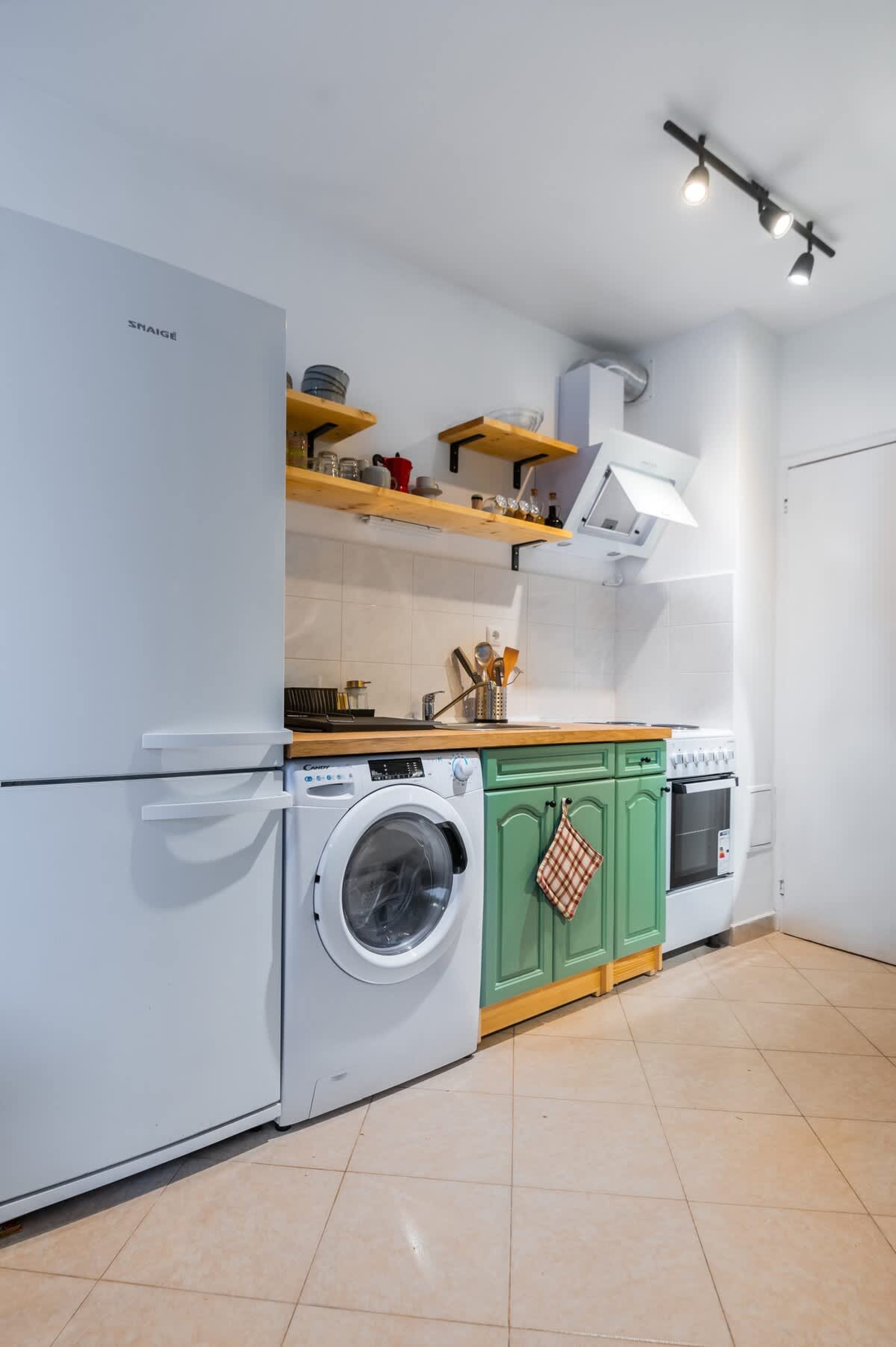 Scoutaround White Logo