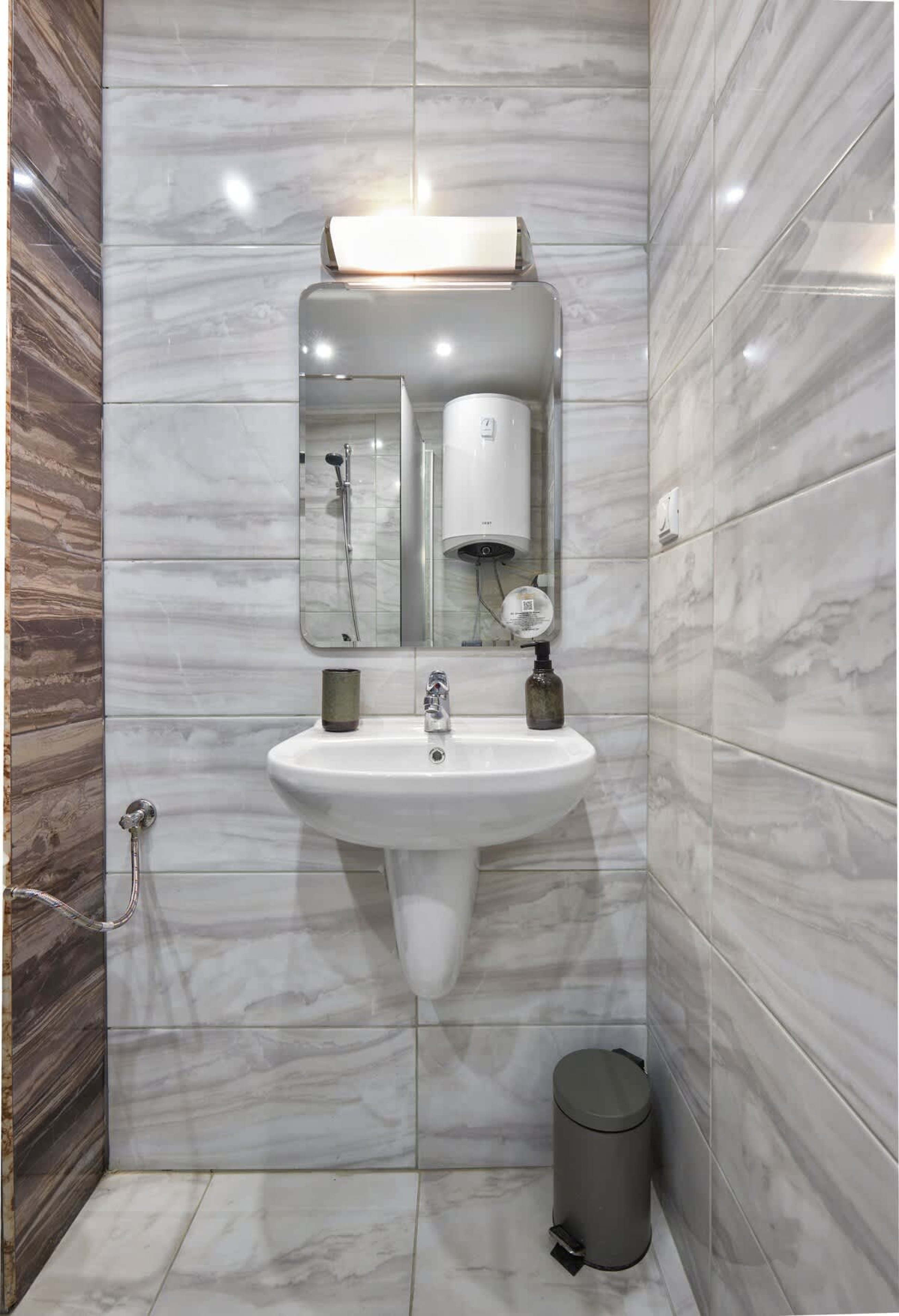 Scoutaround White Logo