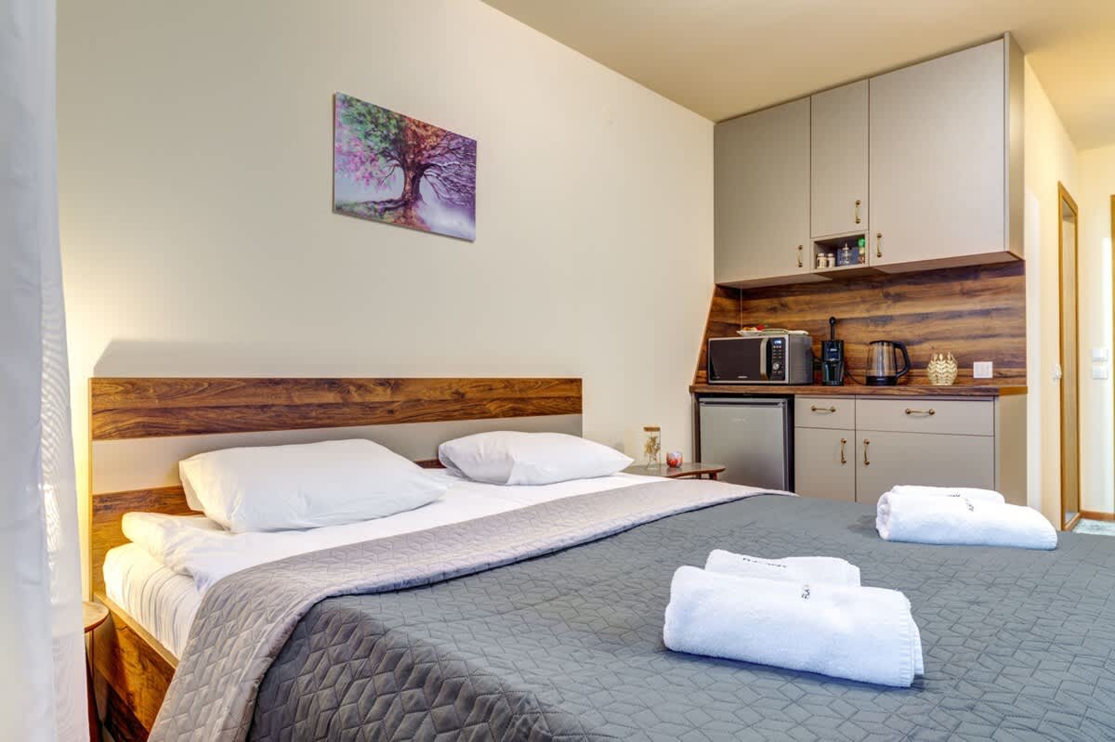 Scoutaround White Logo